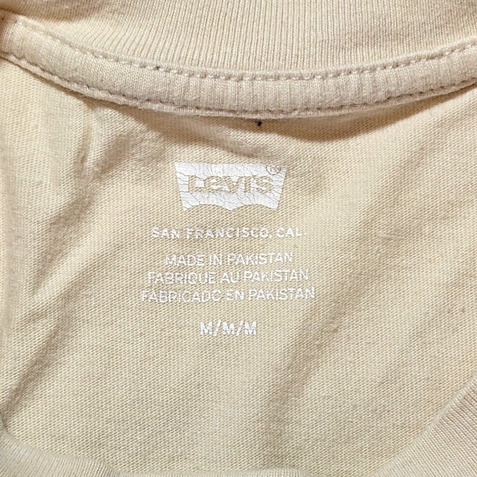Levi's EUC Levi's Classic Brand Logo Graphic T-Shirt Sz. M Tan Size M / US 6-8 / IT 42-44 - 5 Thumbnail