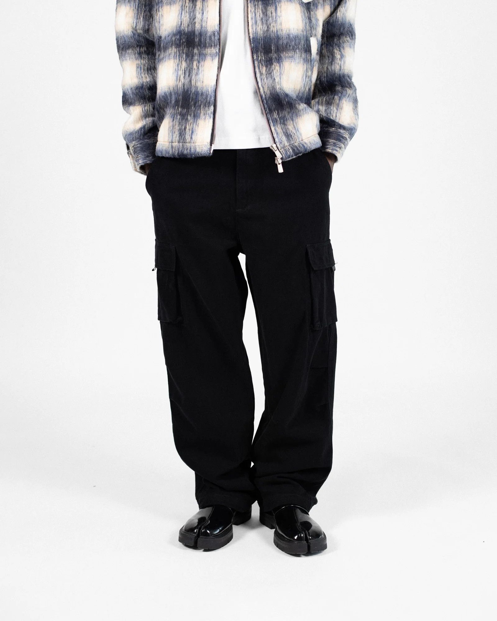 Other Hours Black Cargo Pants Size US 30 / EU 46 - 2 Thumbnail