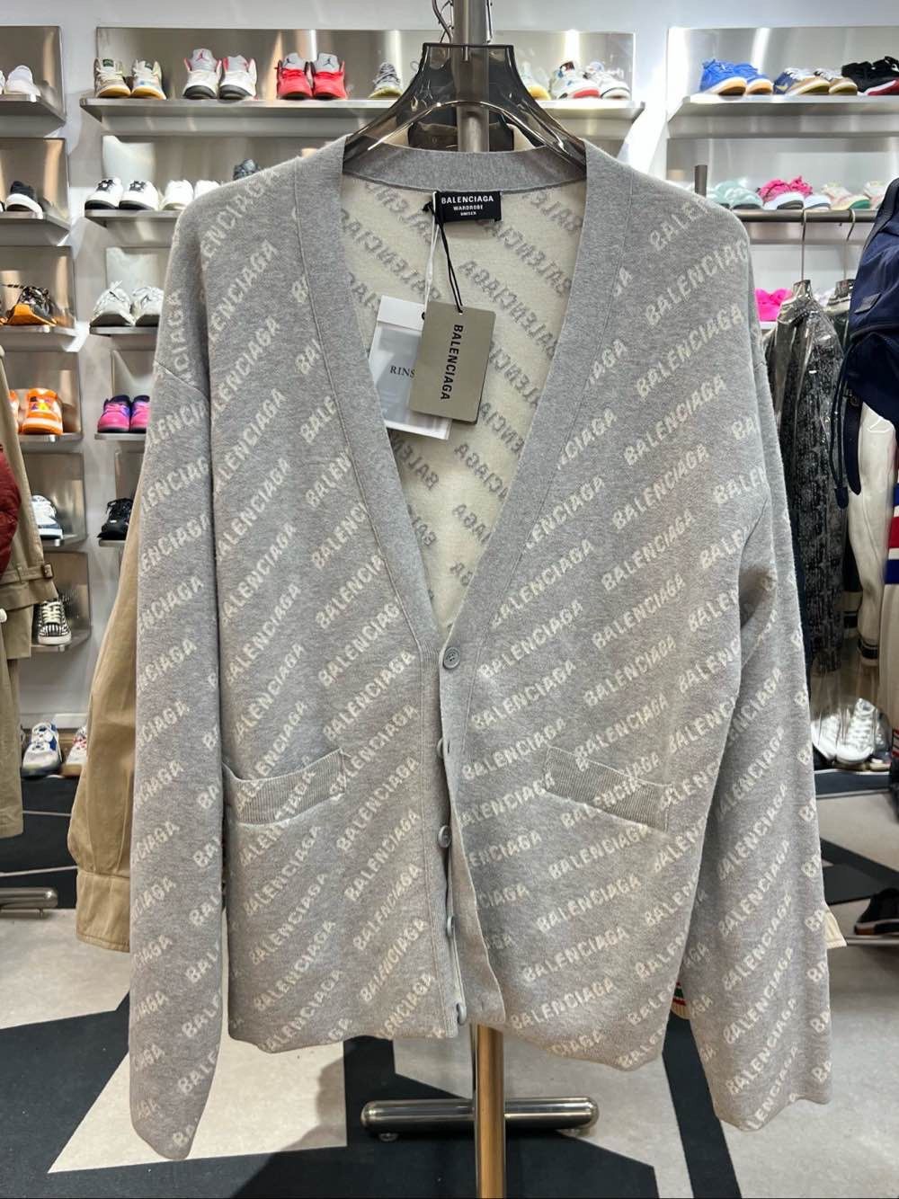 Balenciaga Balenciaga All-Over Logo Cardigan Size L Size US L / EU 52-54 / 3 - 1 Thumbnail