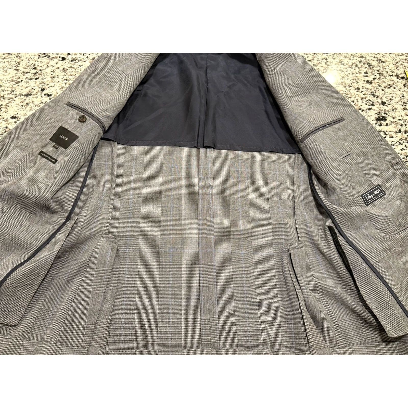 J.Crew J. Crew Blazer Mens Wool Tollegno 1900 Italian Fabric Notch Lined Double-Vented Gray Plaid 40 Regular Travel Holiday Christmas Blazer Size 40R - 4 Thumbnail