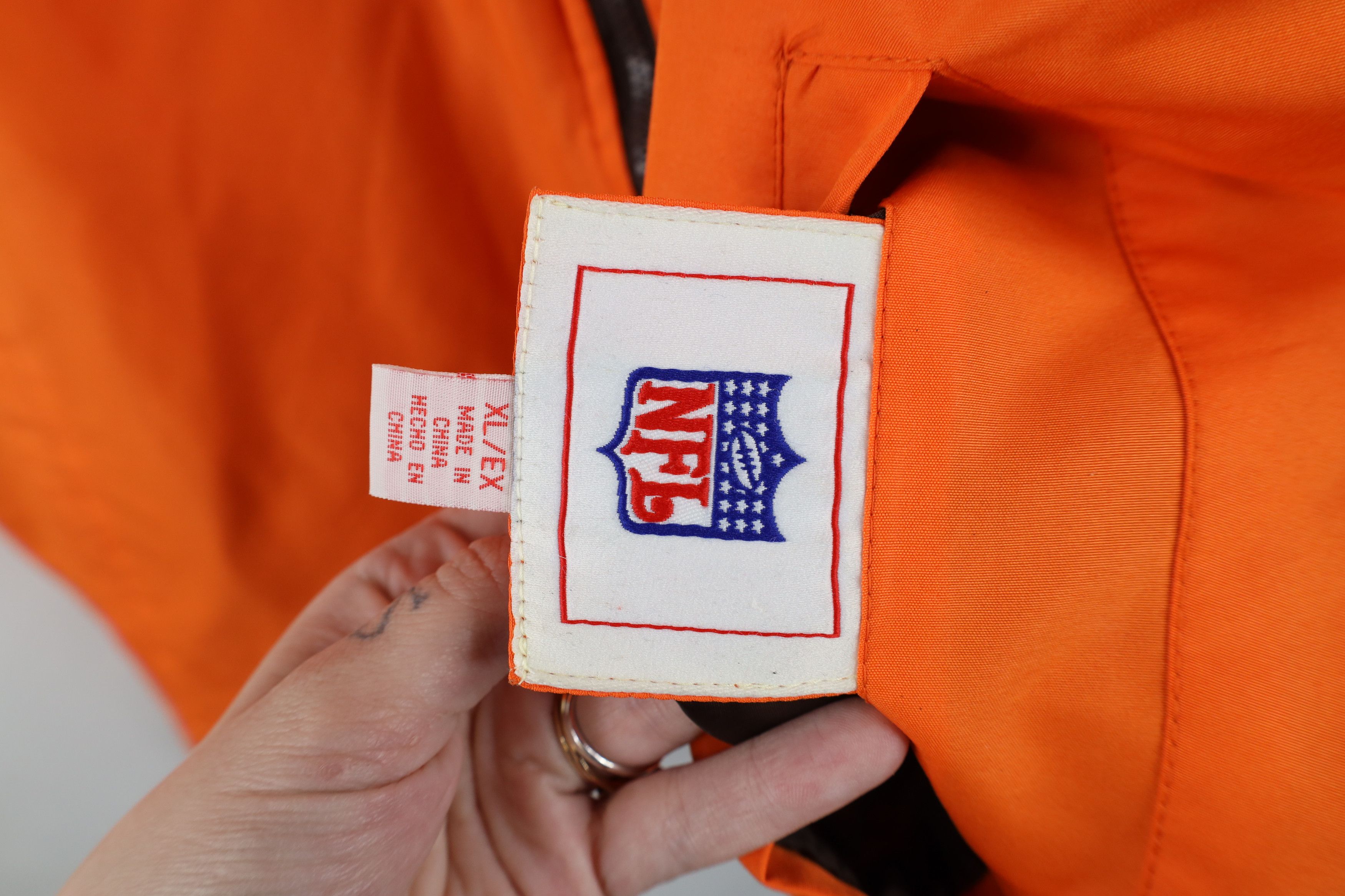 Vintage Vintage NFL Reversible Cleveland Browns Football Vest Jacket Size US XL / EU 56 / 4 - 6 Thumbnail