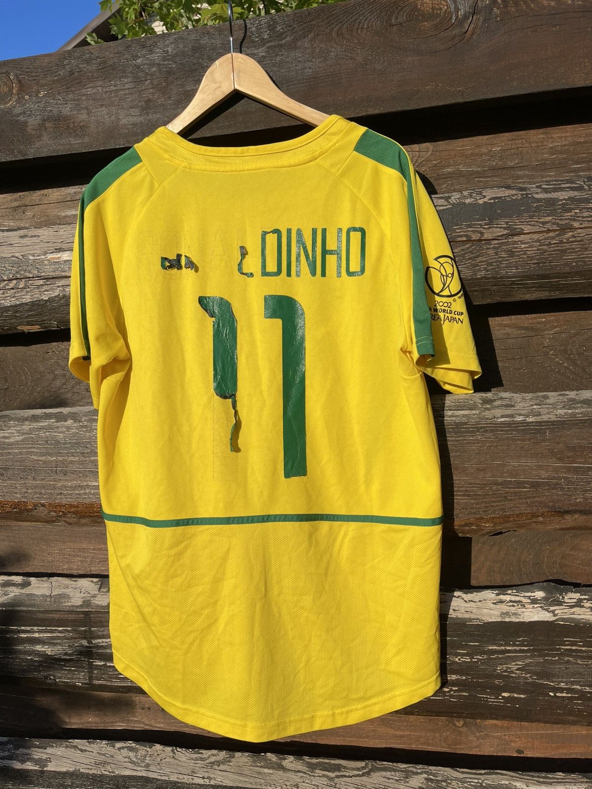 Nike 2002 Nike Brazil #11 Ronaldinho soccer jersey vintage Size US L / EU 52-54 / 3 - 13 Thumbnail