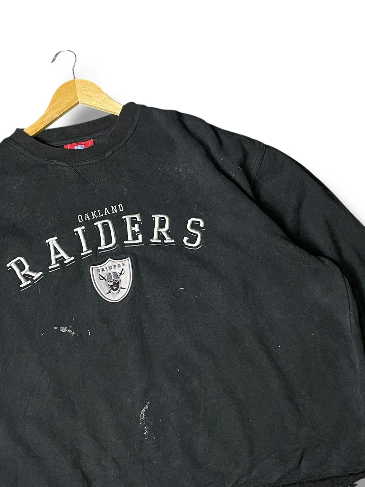 Japanese Brand × NFL × Vintage Vintage Oakland Raiders Embroidered Sweatshirt (80) Size US XL / EU 56 / 4 - 2 Thumbnail