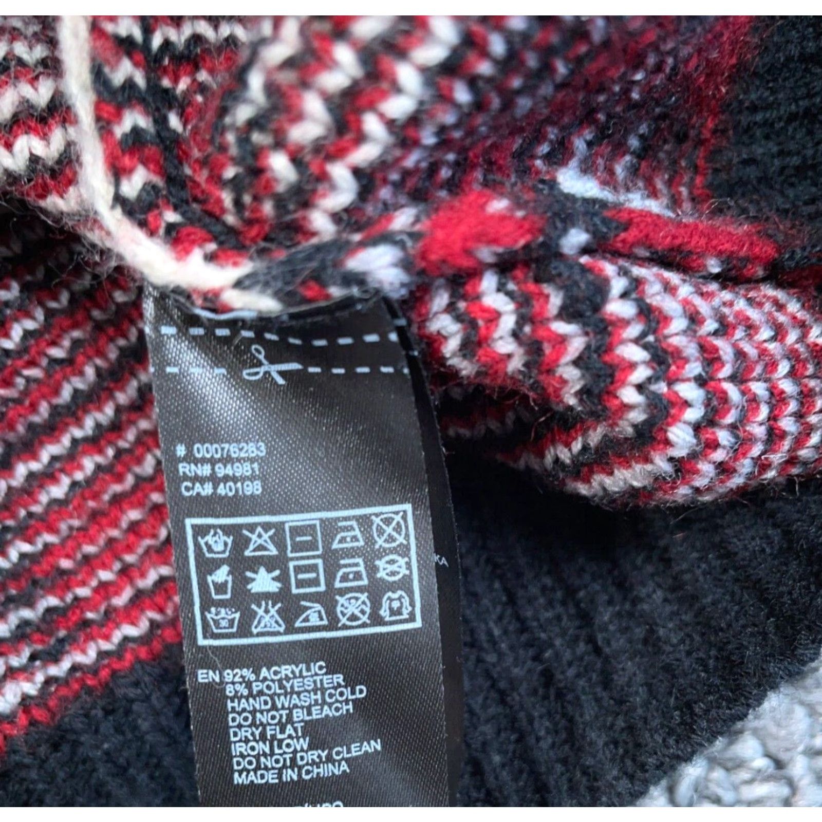 Forever 21 FOREVER 21 Geometric Pattern Cardigan Women's M Red White Black Sweater Size M / US 6-8 / IT 42-44 - 4 Thumbnail