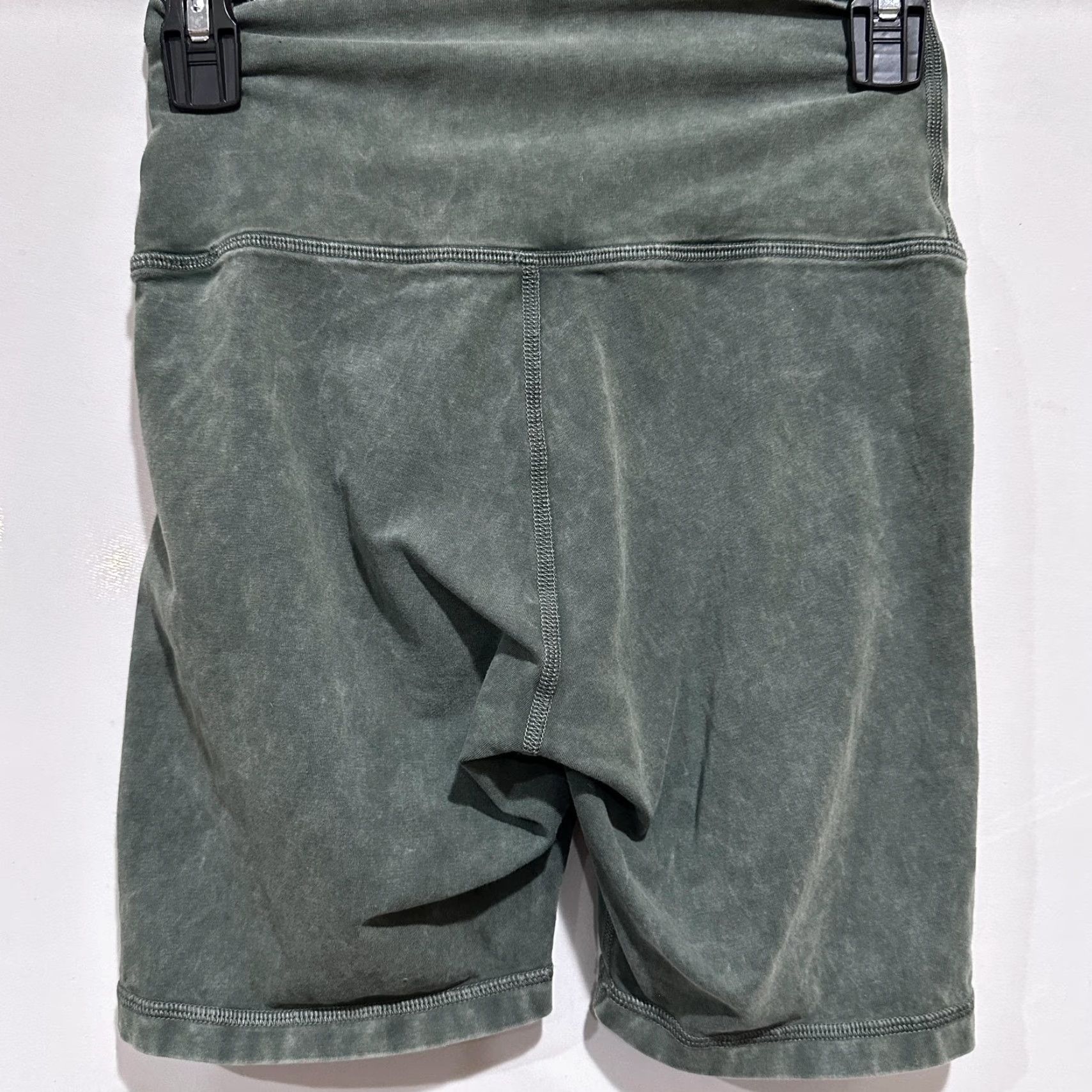 Vintage VINTAGE OFFLINE Aerie Bike Shorts Women S Green 7 Inseam Slim Yoga Cycling Running Athleisure Womens Size 28" / US 6 / IT 42 - 2 Thumbnail