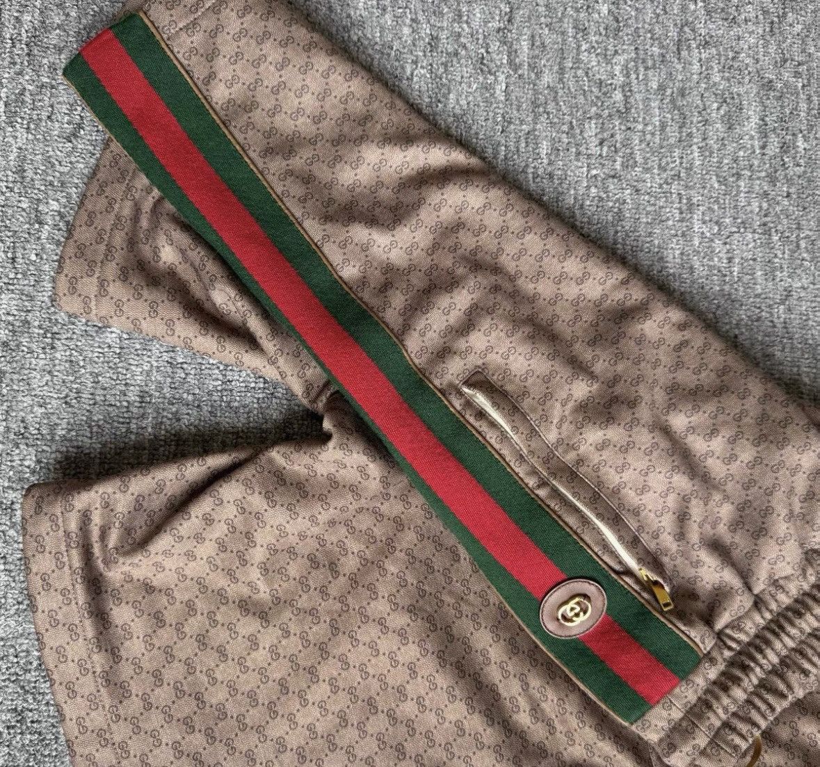 Gucci Gucci Red Green Striped Logo Shorts Size S-2506 Size US 40 / EU 56 - 3 Thumbnail