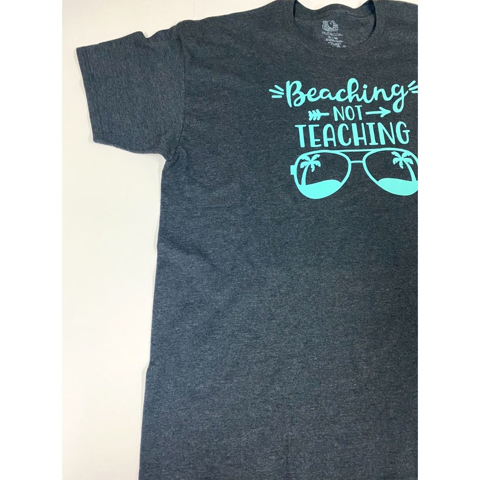 Fruit Of The Loom Fruit of the Loom Beach Mens T-Shirt XL Gray Cotton Short Sleeve Logo Henley Shirt Men Regular All Seasons Size US XL / EU 56 / 4 - 3 Thumbnail