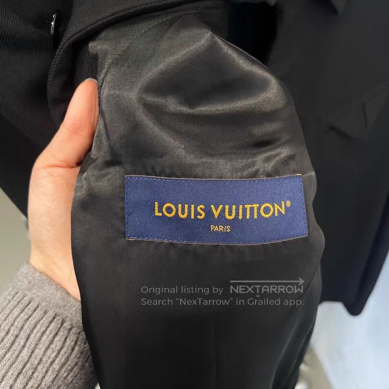 Louis Vuitton Louis Vuitton Back pearl button logo blazer jacket Size US M / EU 48-50 / 2 - 5 Thumbnail
