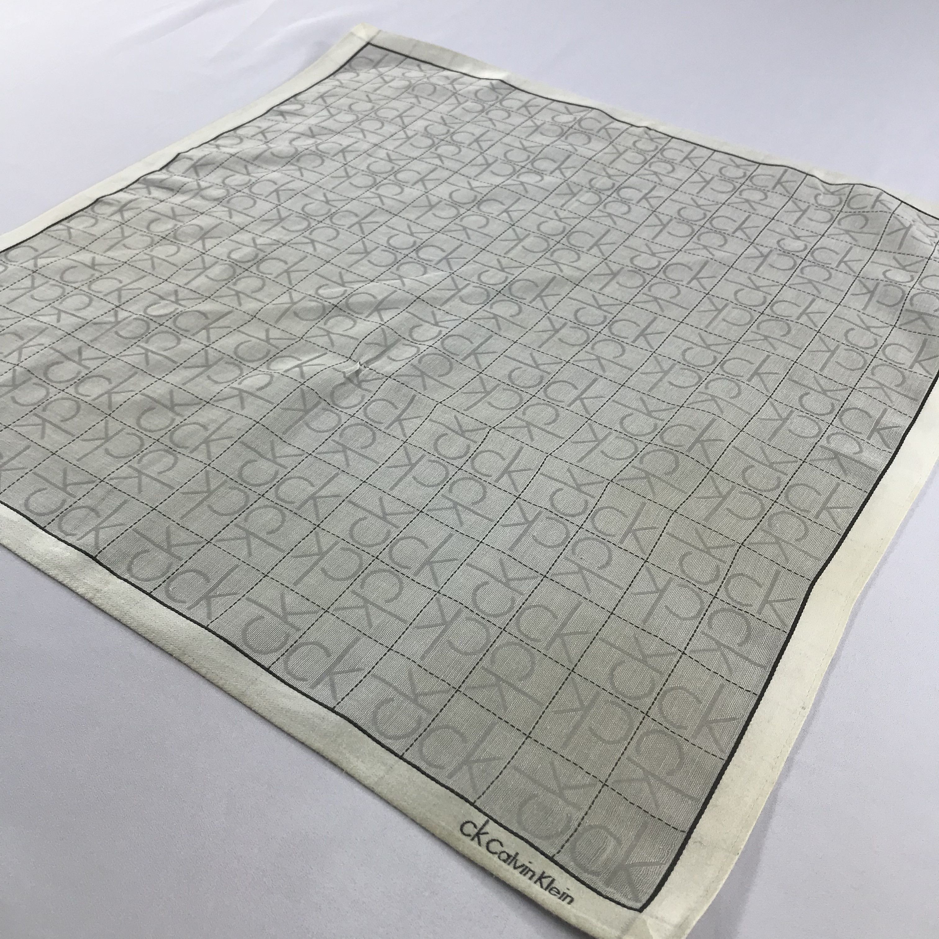 Calvin Klein × Vintage Calvin Klein Bandana / Handkerchief / Neckerchief - S2387 Size ONE SIZE - 2 Thumbnail