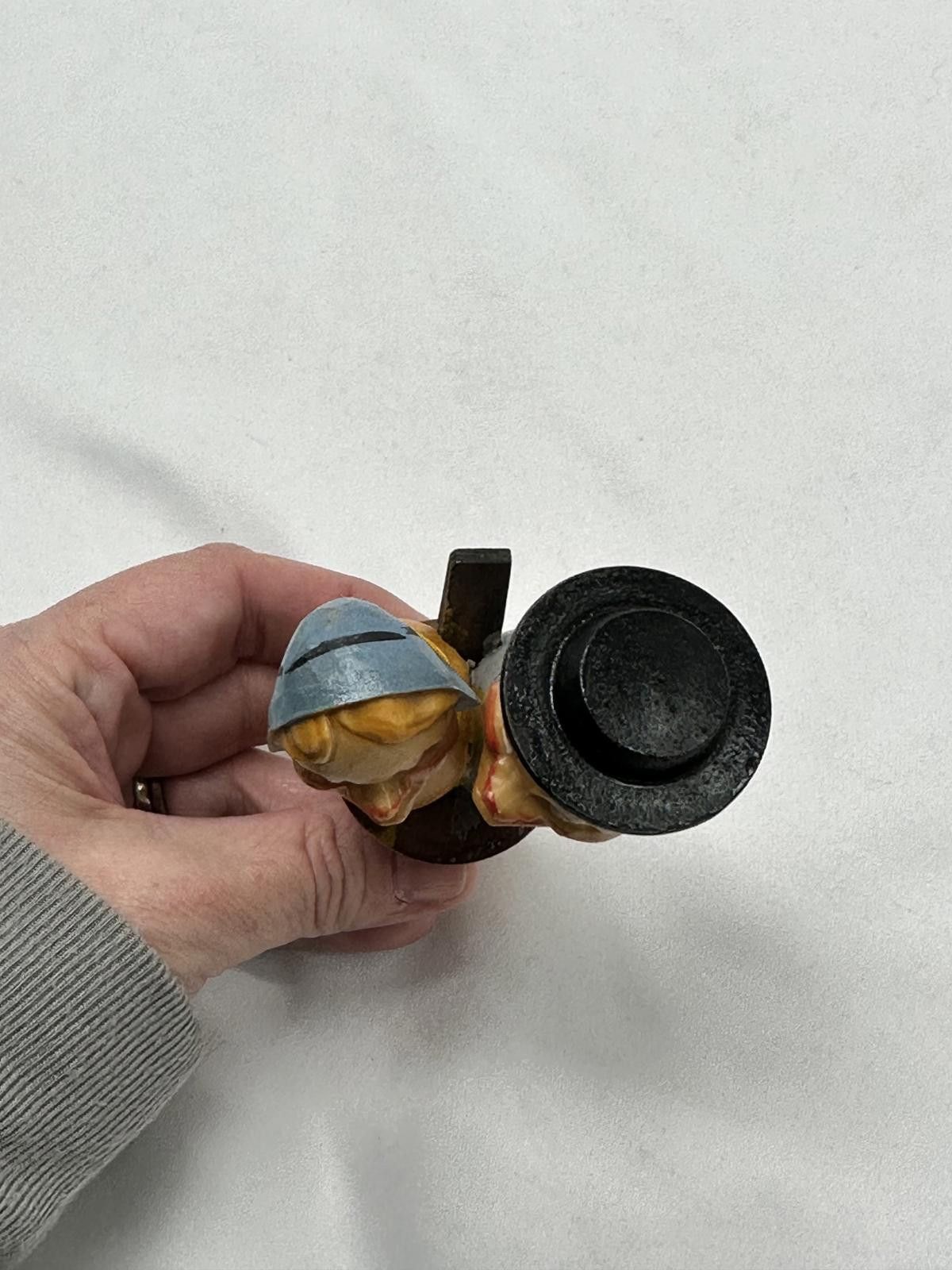 Unknown London Antique Bottle Stopper Mechanical Kissing Couple Hand Carved Size ONE SIZE - 3 Thumbnail