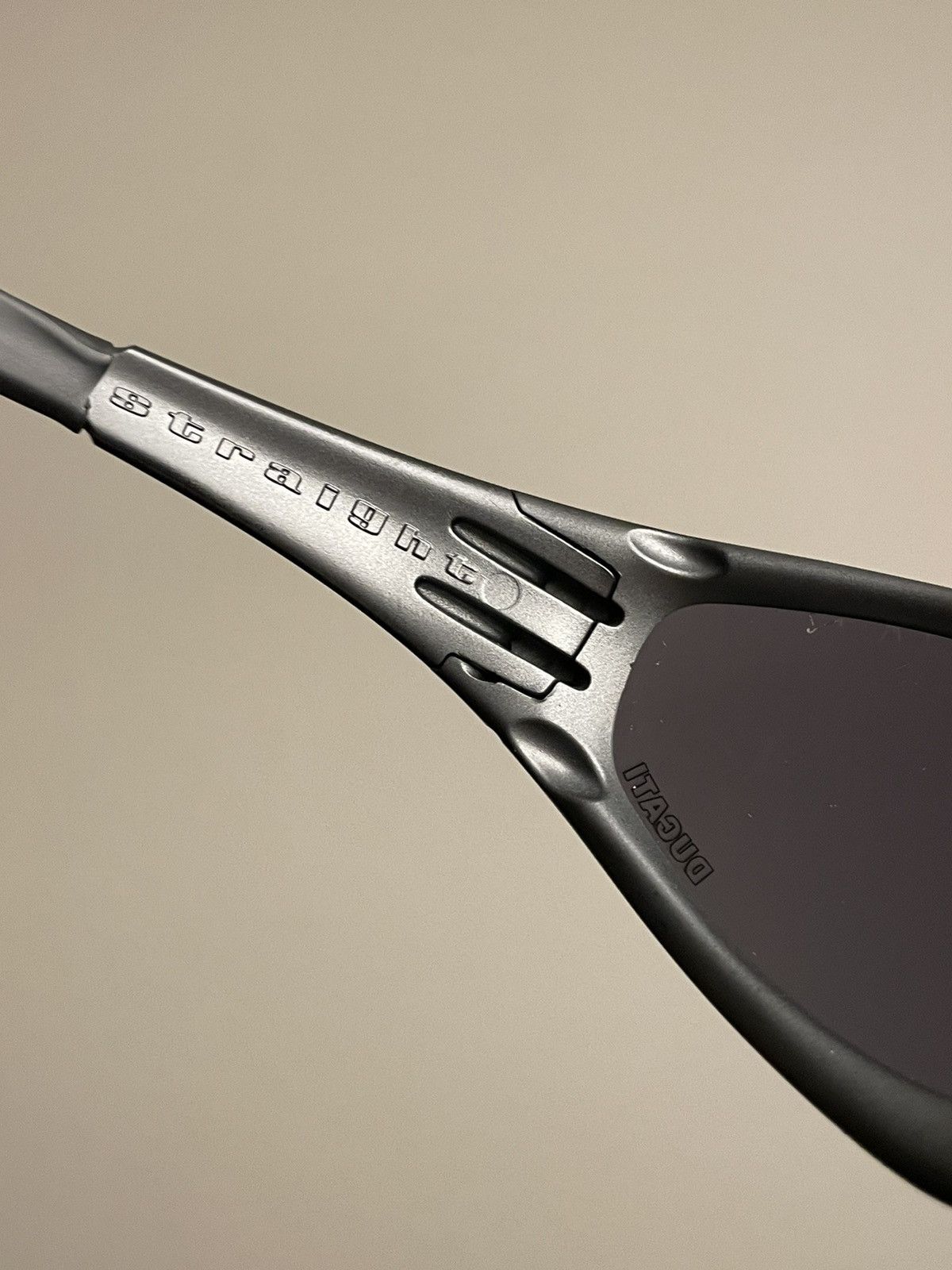 Oakley OAKLEY NEW STRAIGHT JACKET 'Ducati' SUNGLASSES Size ONE SIZE - 4 Thumbnail