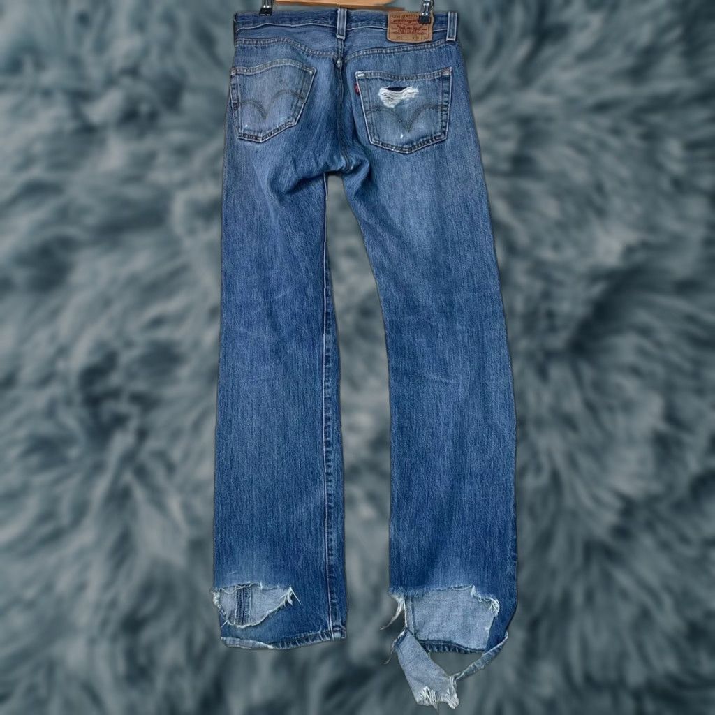 Levi's Levi's 501 Button Jeans Men Distresed Blue Cotton Classic Denim 31x34 See Pics Size US 31 - 1 Thumbnail