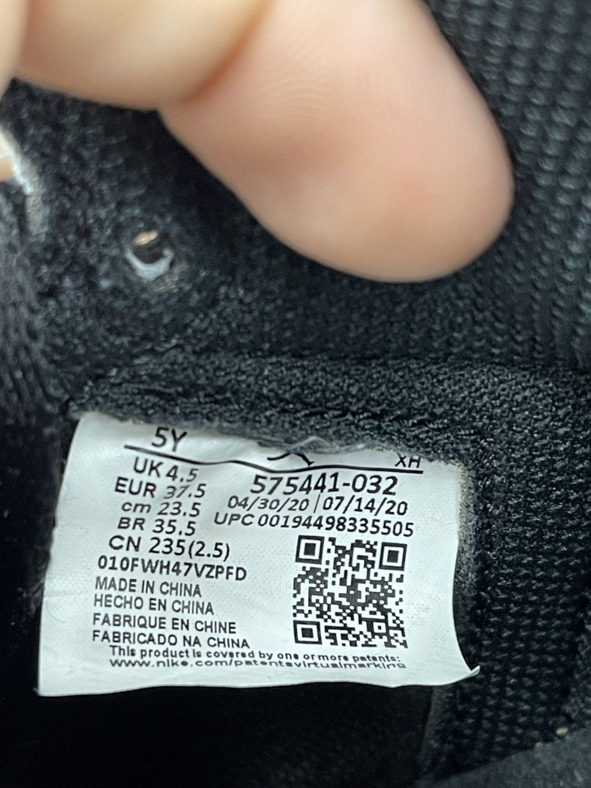 Jordan Brand Size 5y - Jordan 1 Metallic Gold “2020” Very Clean OG All Size US 5 / EU 37 - 9 Thumbnail