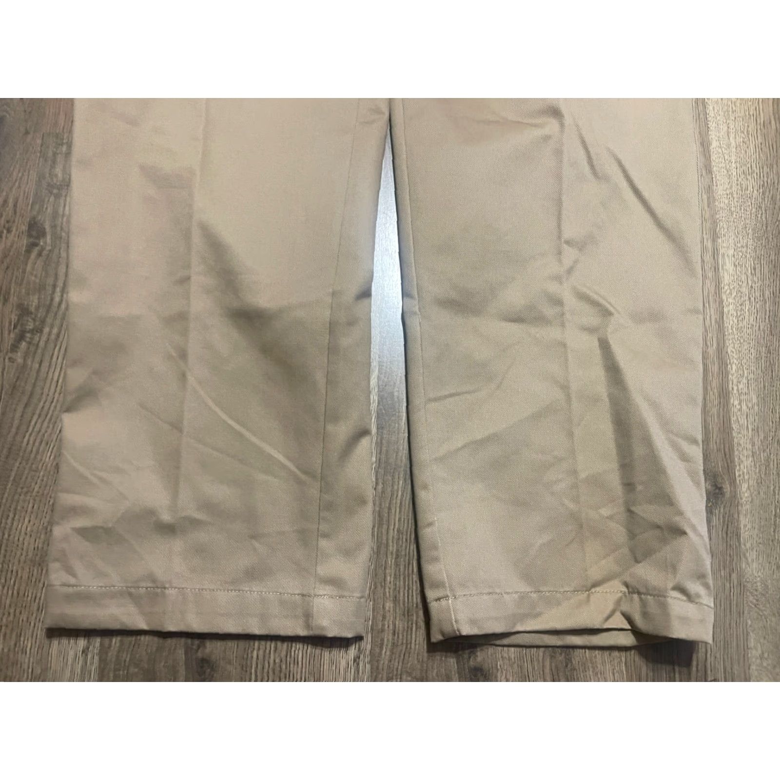 Izod IZOD Pants, Men's Size 38x32, Brown, American Chino, Classic Fit, Cargo Pants NW Size US 38 / EU 54 - 3 Thumbnail