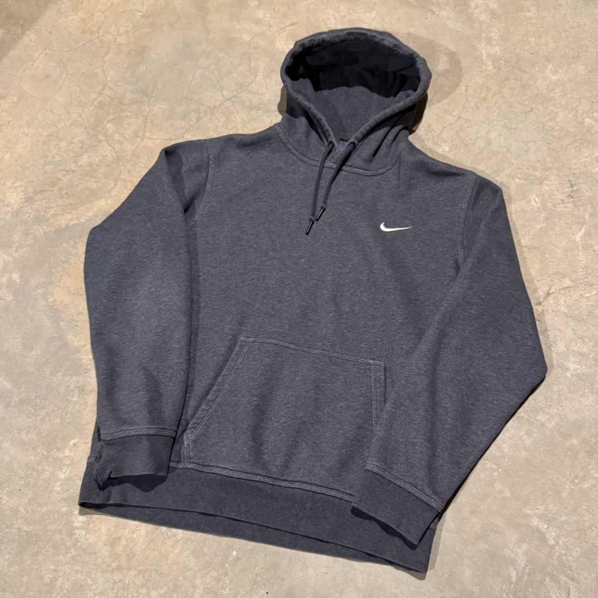 Nike Vintage 2000s Nike Embroidered Mini Swoosh Hoodie Dark Grey Size US L / EU 52-54 / 3 - 2 Thumbnail