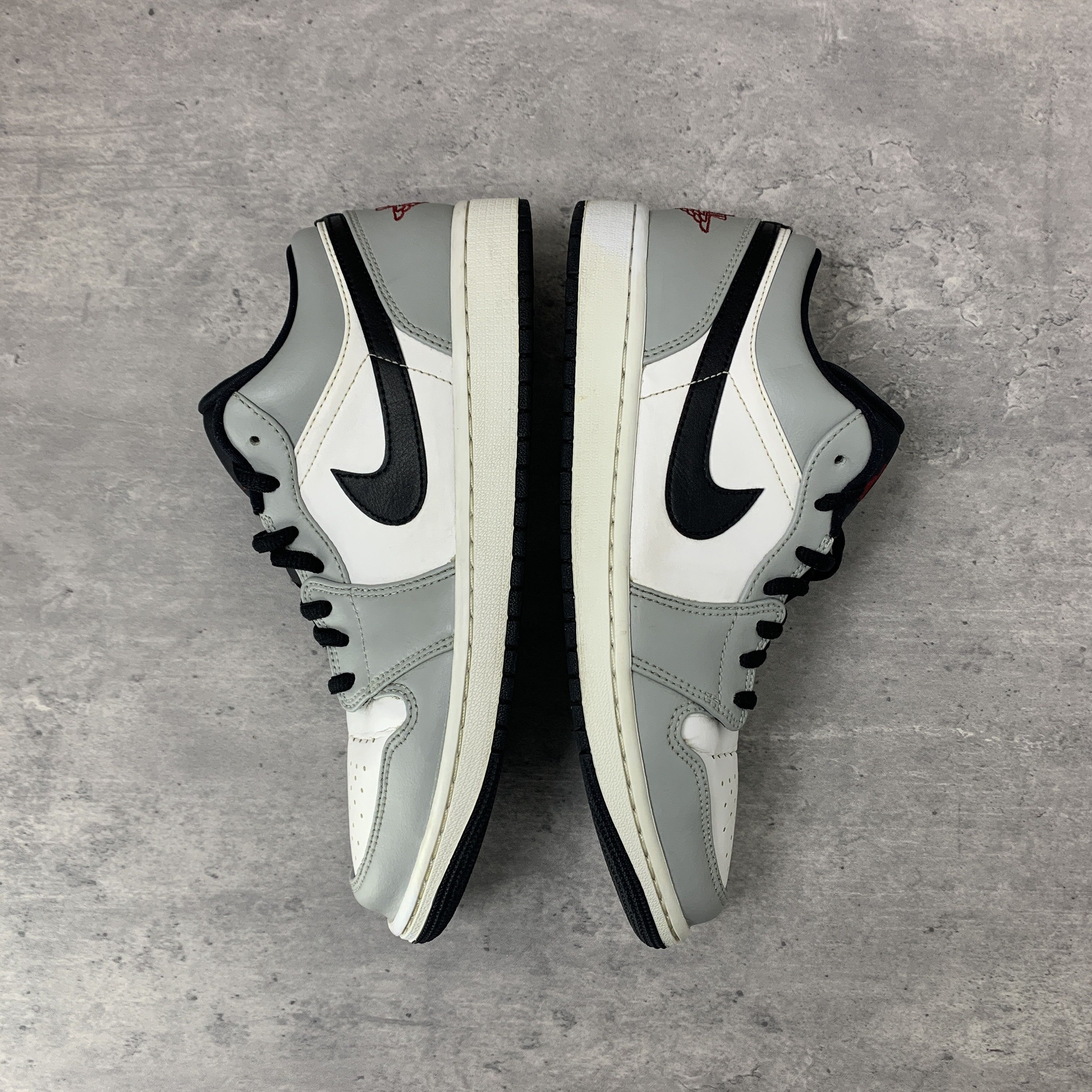 Nike Jordan 1 Low Light Smoke Grey 553558-030 Size US 9 / EU 42 - 3 Thumbnail