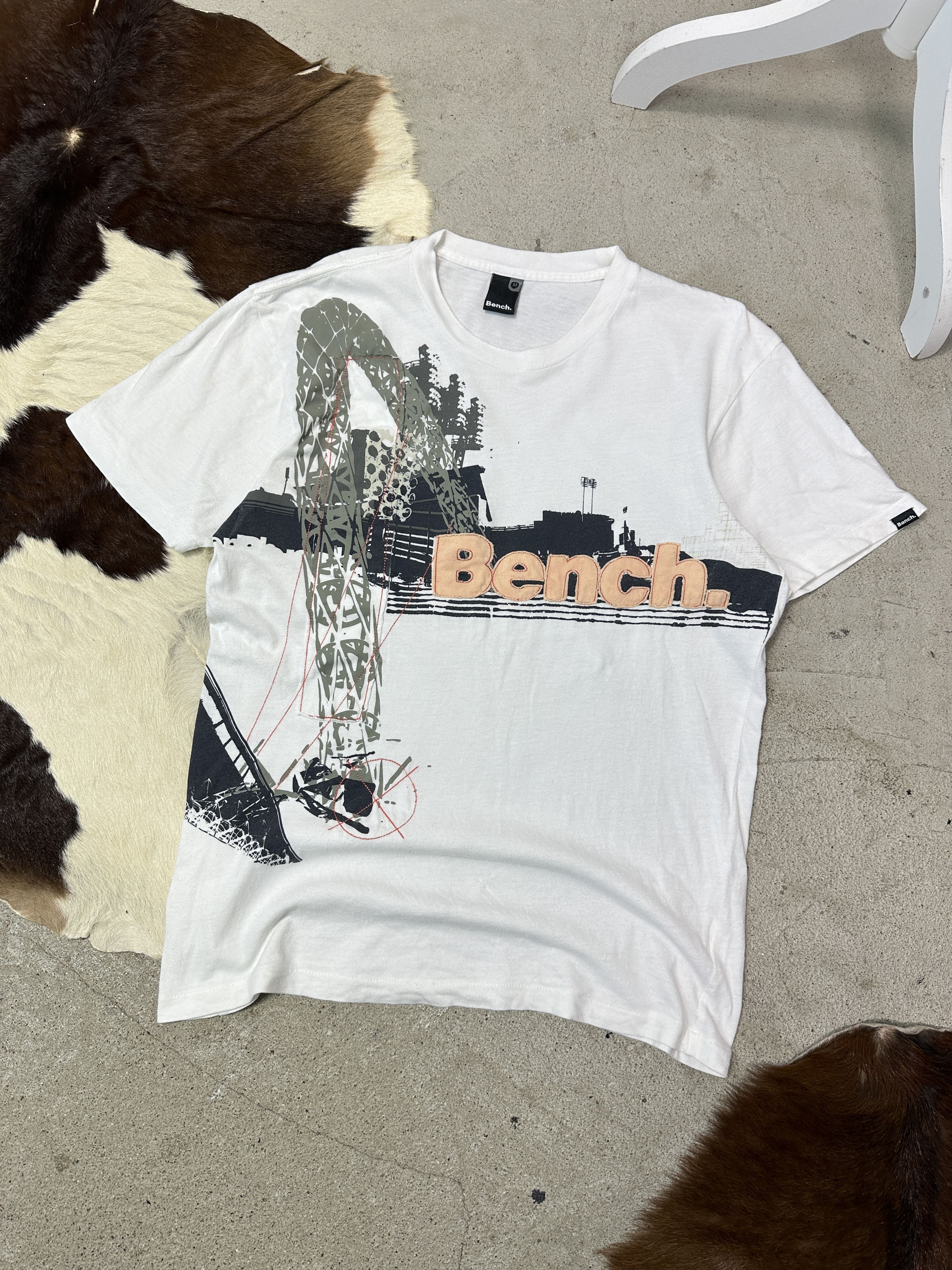 Bench Vintage Sporty Streetwear Skater Bench Printed T-shirt Y2K Size US M / EU 48-50 / 2 - 1 Thumbnail