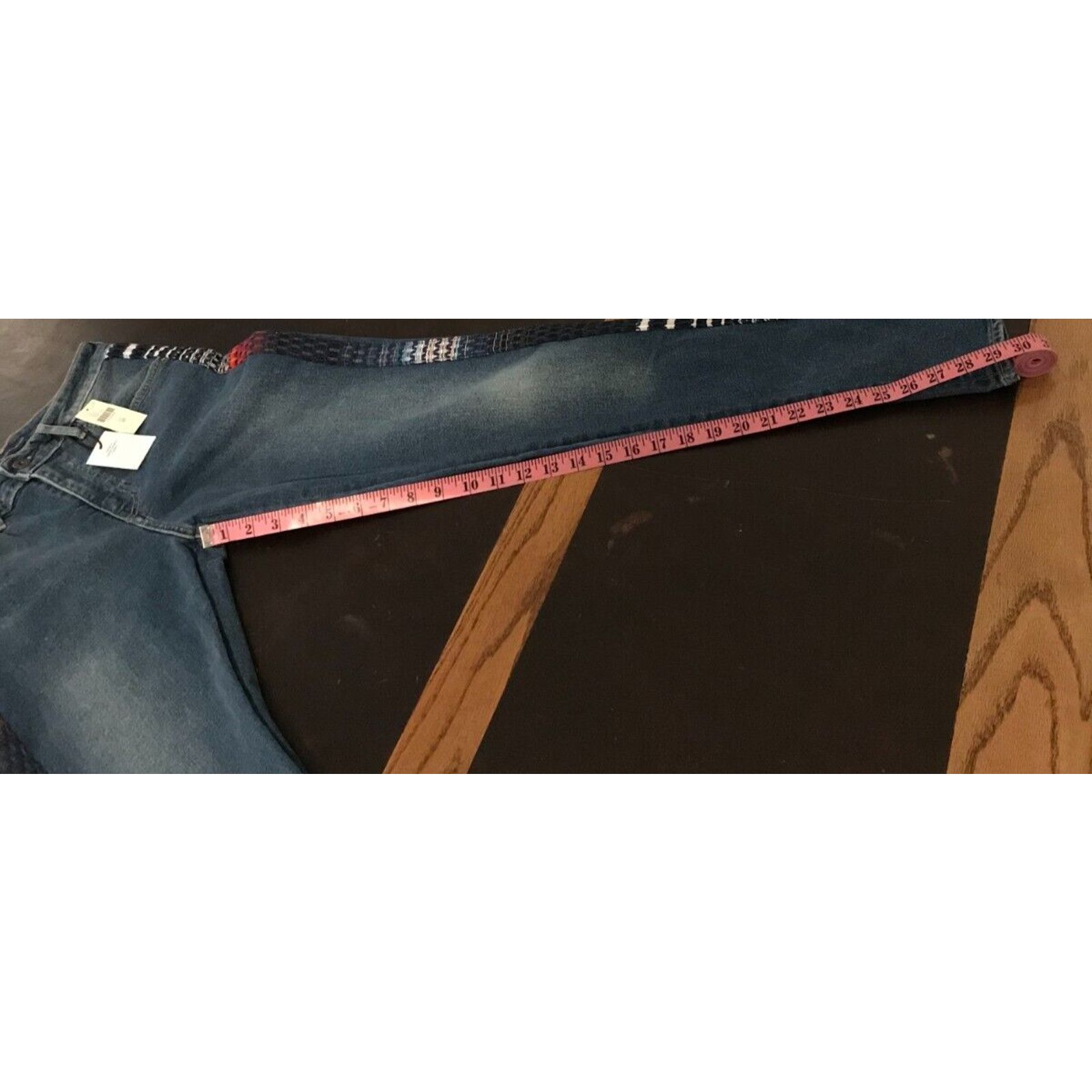 Levi's Anthropologie Levi's 721 High-Rise Skinny Embroidered Jeans Size 28" / US 6 / IT 42 - 9 Thumbnail