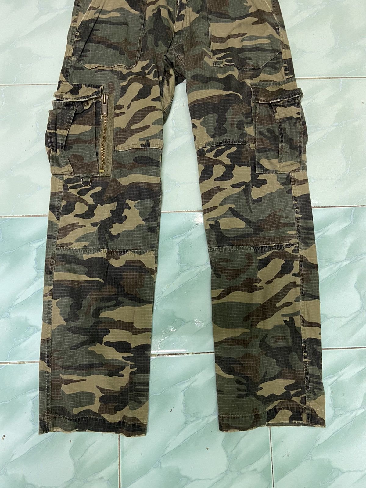 Alpha Industries Alpha industries cargo pants camouflage distressed Size US 34 / EU 50 - 3 Thumbnail