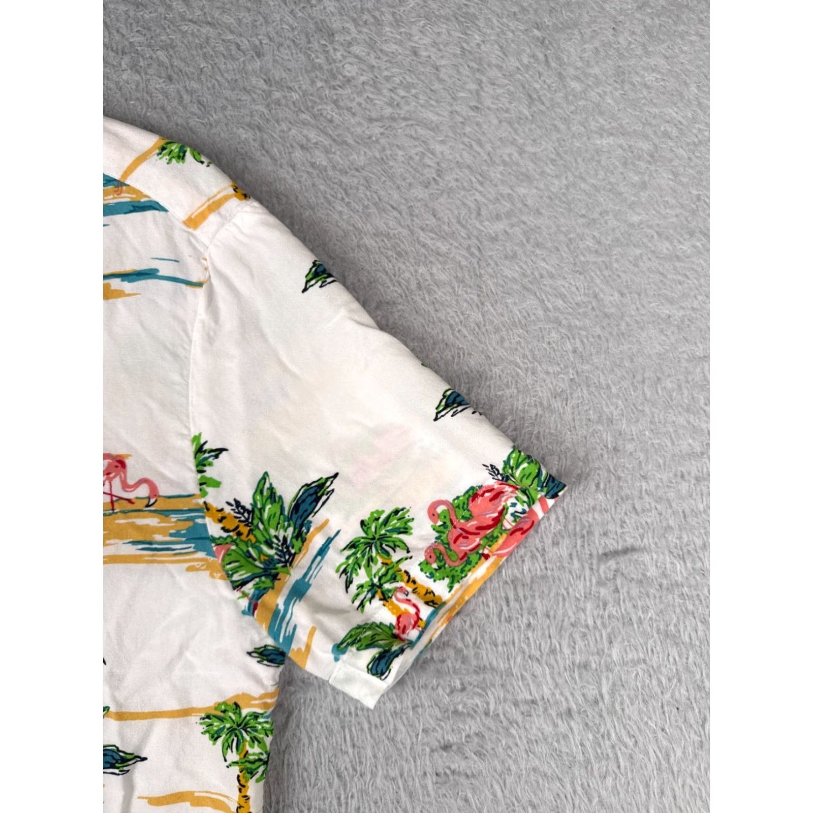 Vintage Cactus Man Shirt Adult Medium White Beige Pink Flamingo Palm Tree 100% Rayon Hawaiian Button-Up Mens Shirt Size US M / EU 48-50 / 2 - 2 Thumbnail