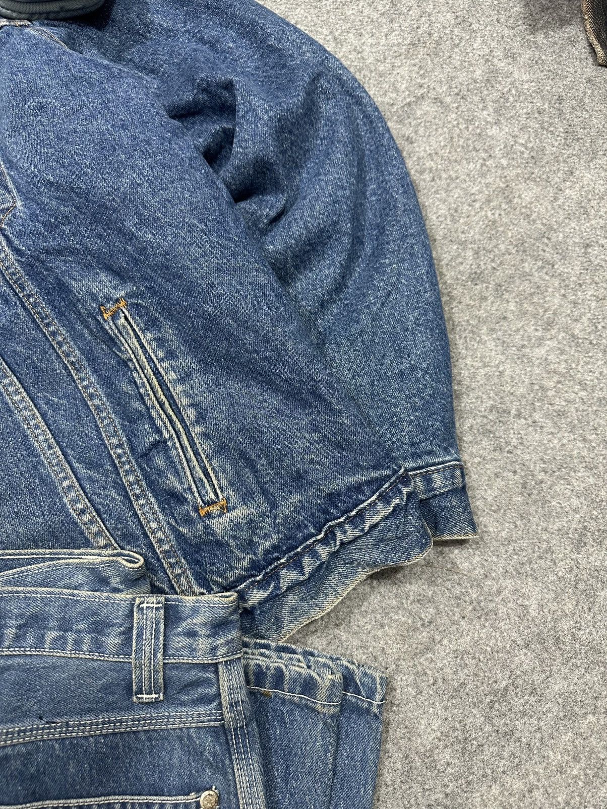 Levi's Vintage Clothing Crazy Vintage 1990’s Levis Denim Jacket (Made in USA🇺🇸) Size US XL / EU 56 / 4 - 5 Thumbnail