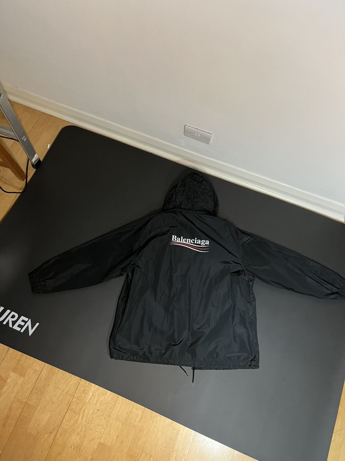 Balenciaga Balenciaga Political Logo jacket Size US S / EU 44-46 / 1 - 3 Thumbnail