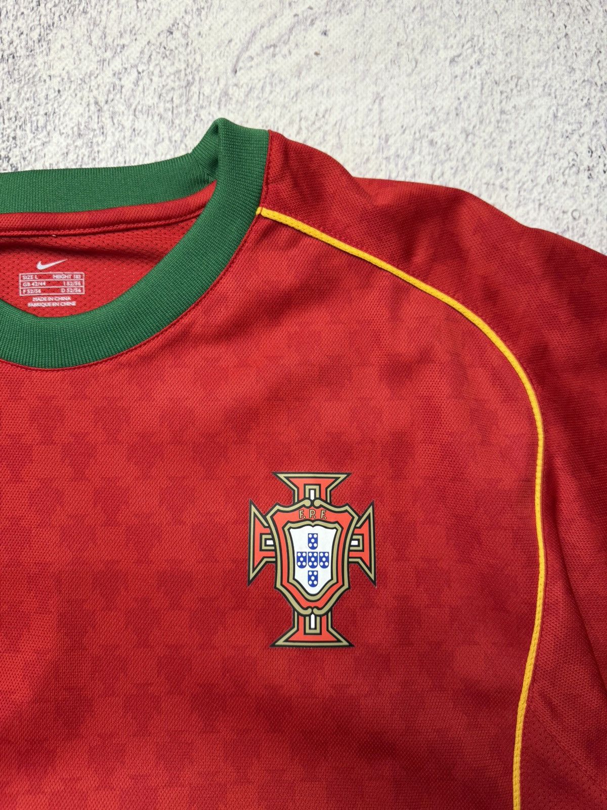 Nike Vintage Nike Portugal 2004 Home Football Shirt Soccer Jersey Size US L / EU 52-54 / 3 - 8 Thumbnail