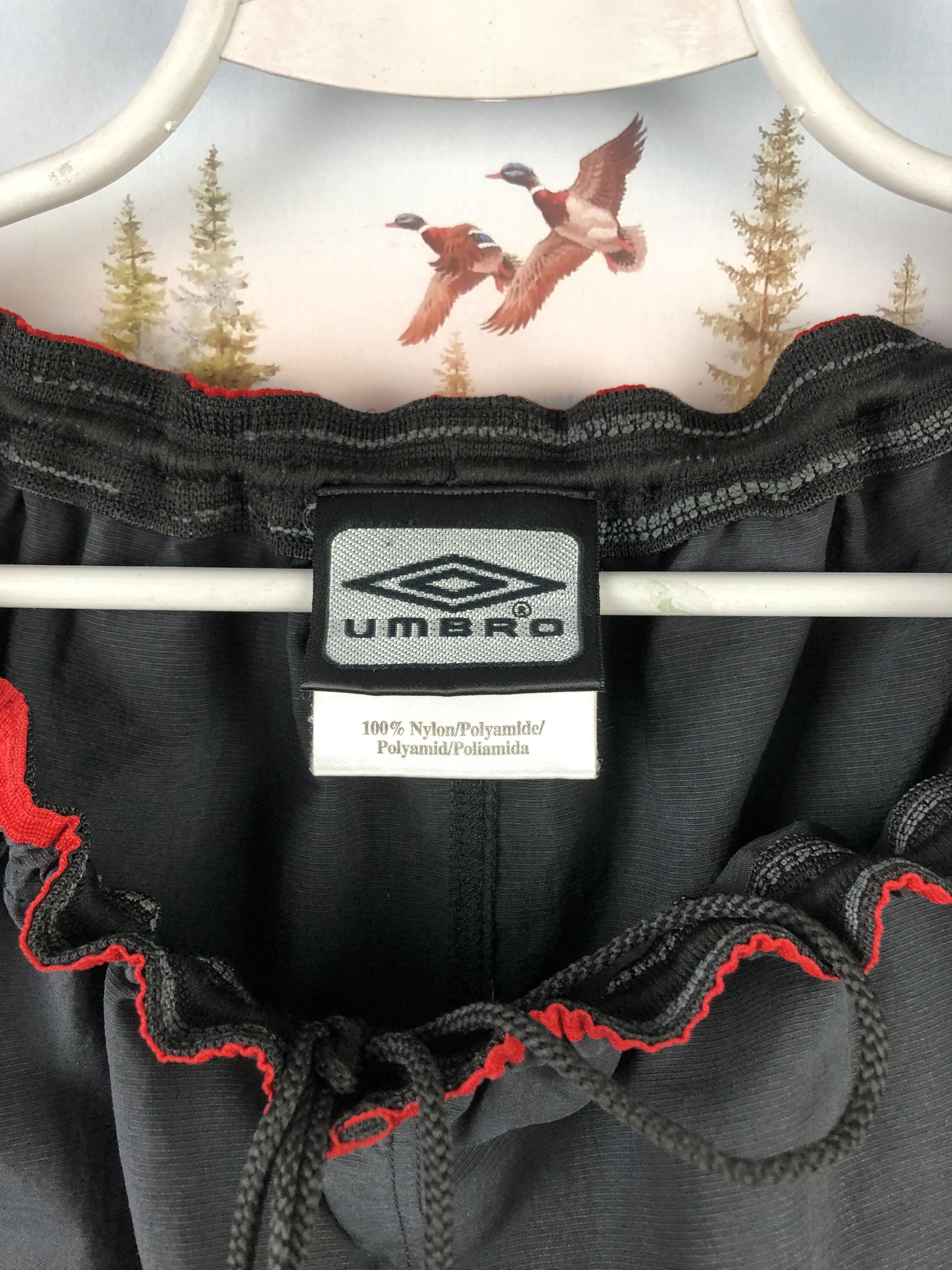 Umbro Vintage Umbro Manchester United Football Shorts Soccer Black Size US 32 / EU 48 - 10 Thumbnail
