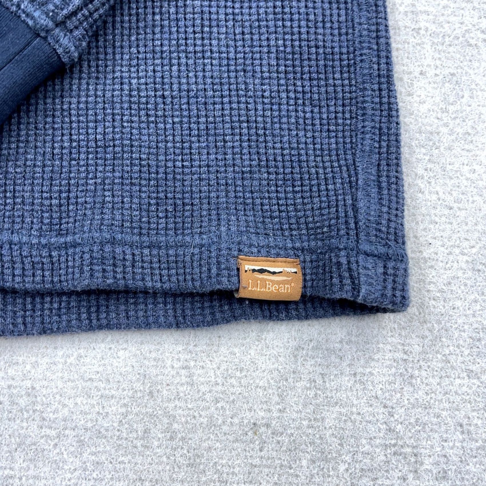 Vintage VINTAGE LL Bean Sweater Men Large Blue Waffle Knit Crewneck Thermal Pullover Signature Size US L / EU 52-54 / 3 - 4 Thumbnail