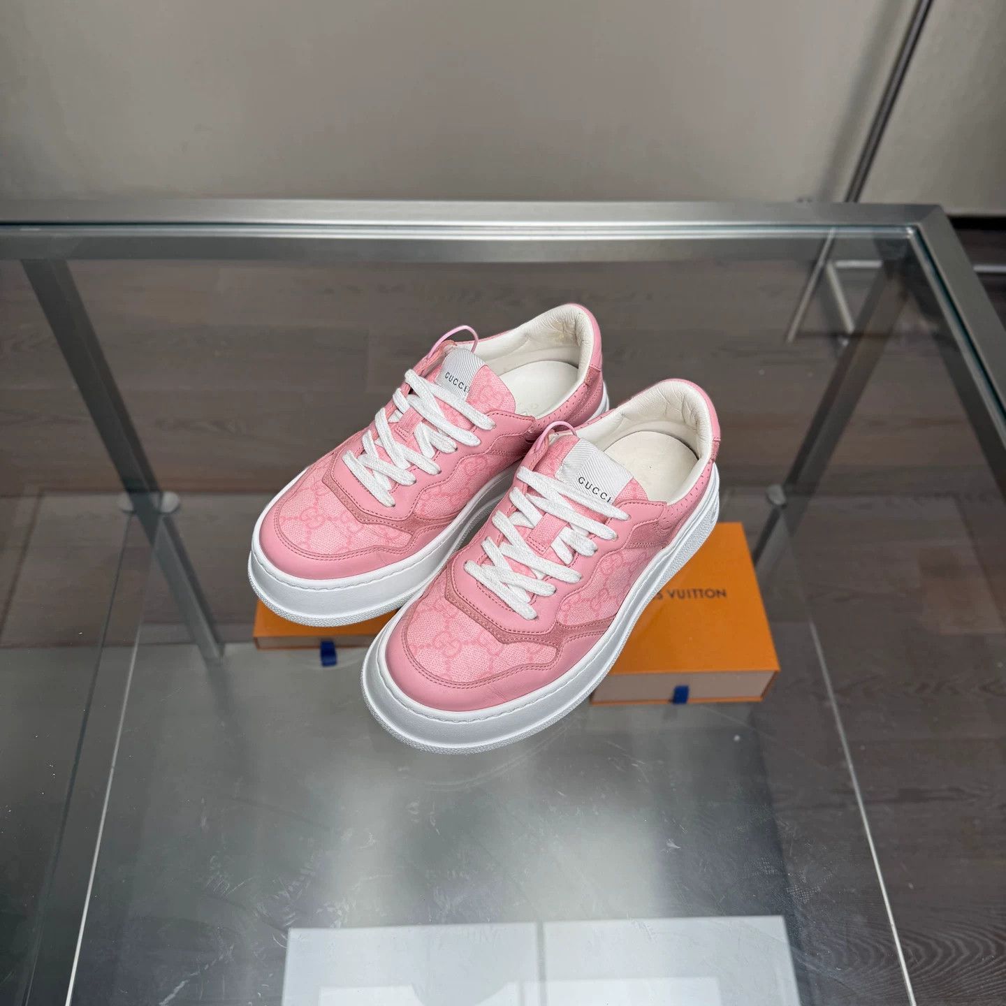 Gucci Gucci Pink GG Biscuit Sneakers Size US 5 / IT 35 - 1 Thumbnail