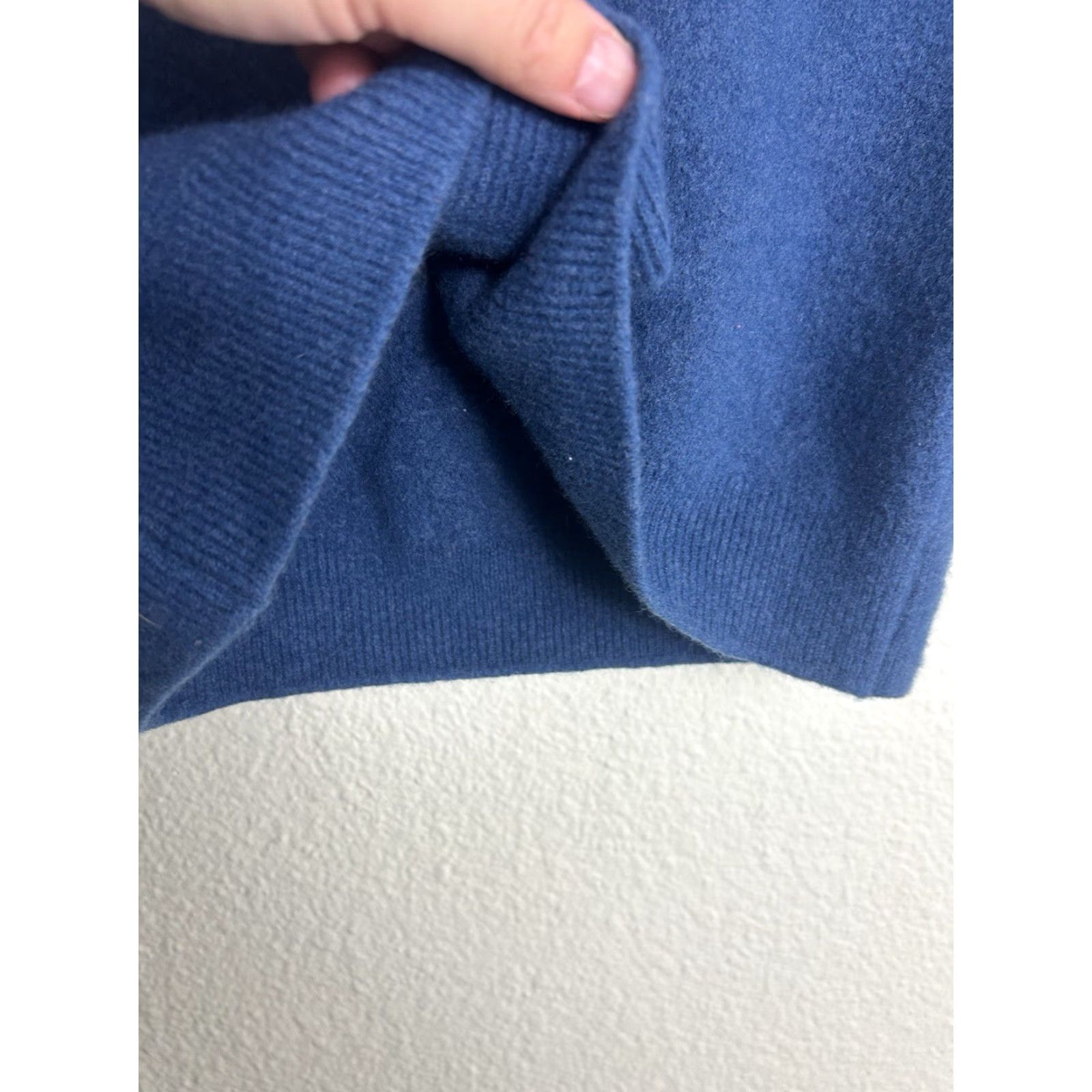 Vintage VINTAGE The Scotch House Mens 46 Blue V Neck 100% Lambswool Sweater Size US XXL / EU 58 / 5 - 7 Thumbnail