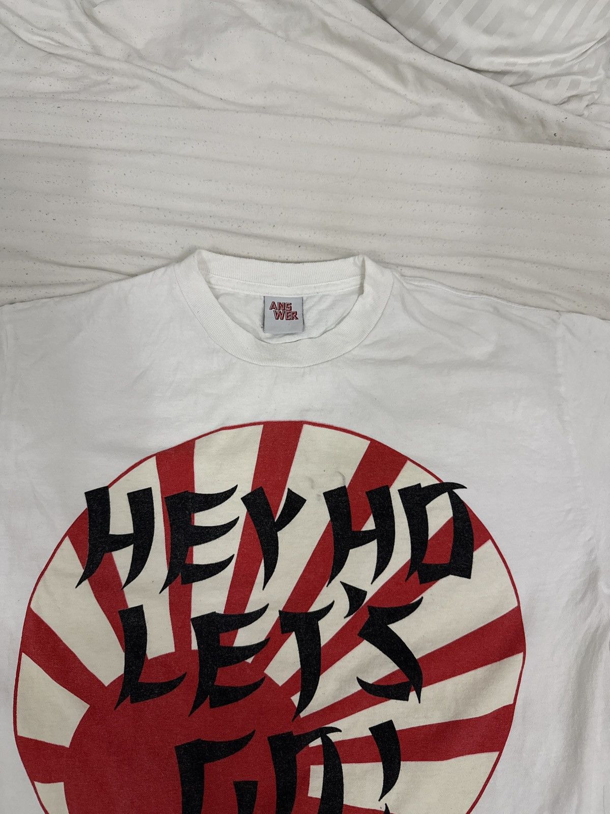 Vintage Y2K Answer HEY HO LET’S GO! ライジングサンTee USA製 Size US M / EU 48-50 / 2 - 5 Thumbnail