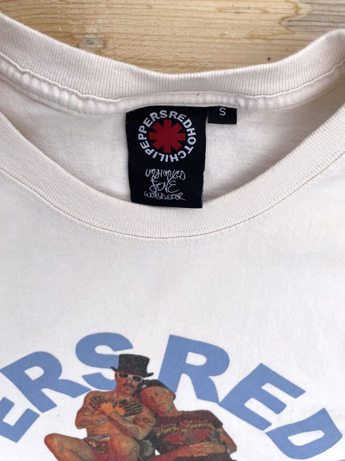 Band Tees Red Hot Chili Peppers ‘Unlimited Love’ Tour Concert Shirt SM Size US S / EU 44-46 / 1 - 3 Thumbnail