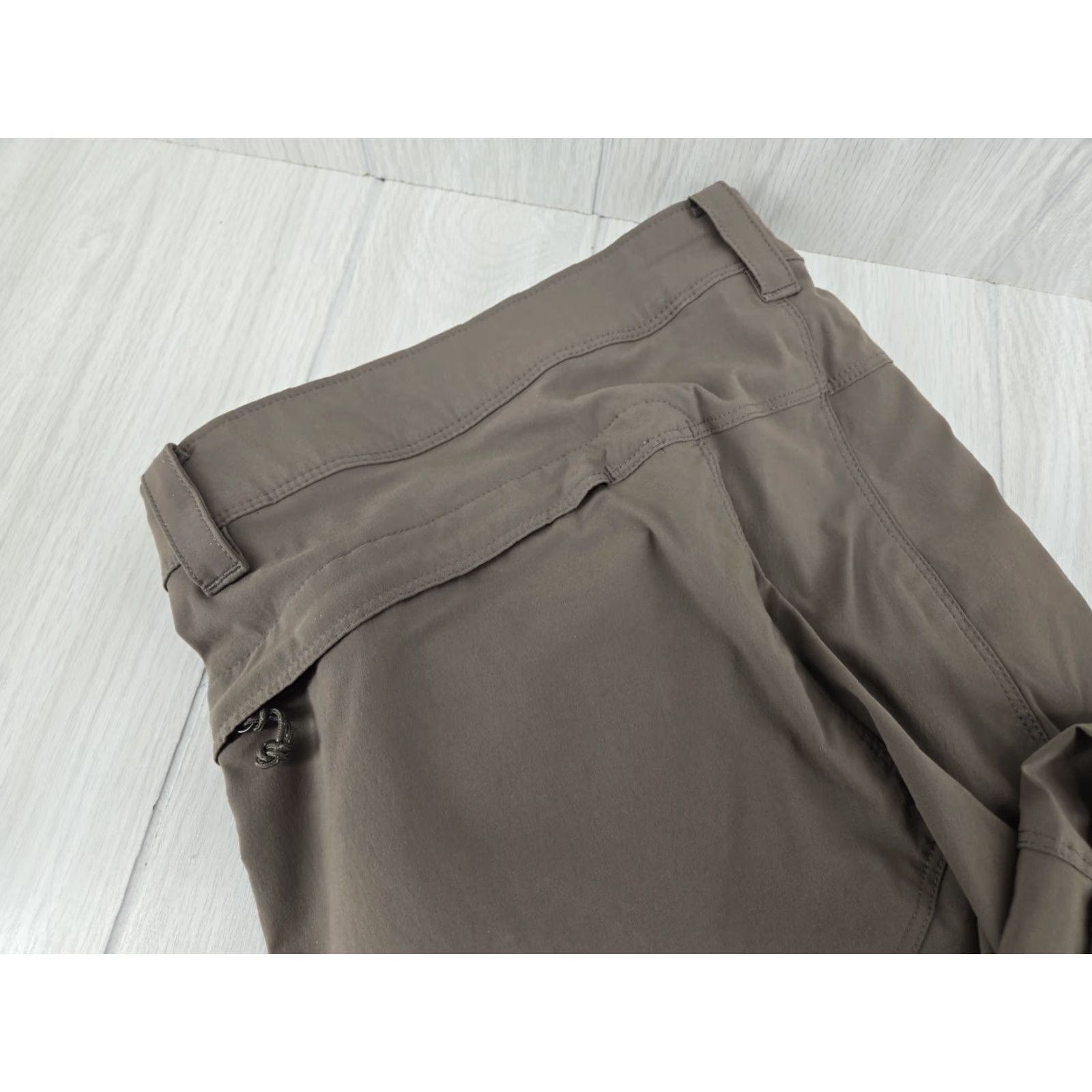 Vintage VINTAGE LL Bean Pants Mens 42x32 Gray/Brown Nylon Blend Cargo Pant Regular Men 42 Gray Cargo Pocket Leather? Size US 42 / EU 58 - 6 Thumbnail