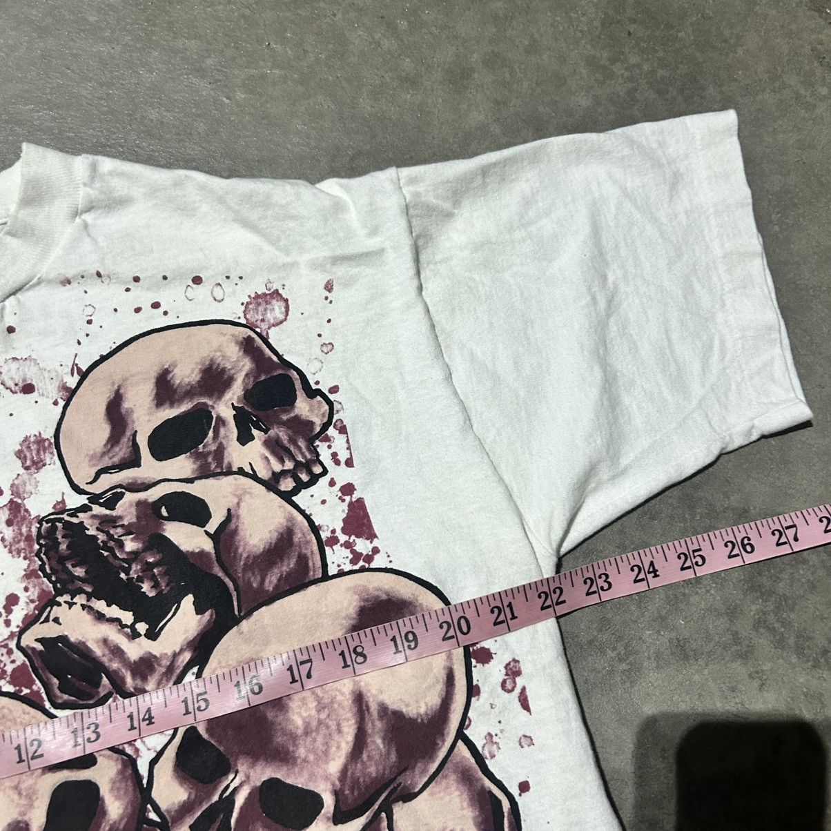 Fruit Of The Loom 90s skull pile all over print tee shirt Size US XL / EU 56 / 4 - 6 Thumbnail