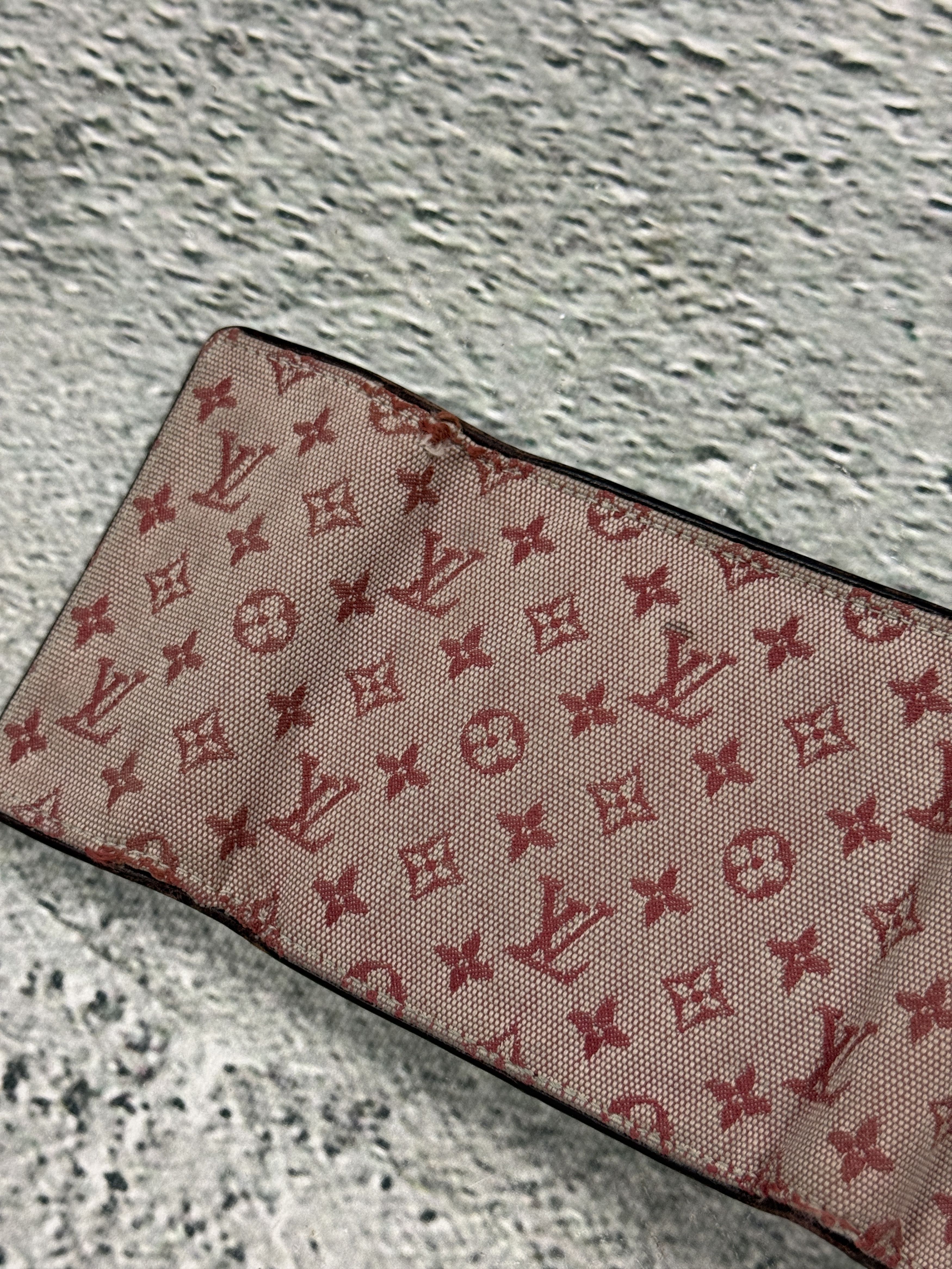Louis Vuitton Louis Vuitton Pink Monogram Wallet Canvas Size ONE SIZE - 5 Thumbnail