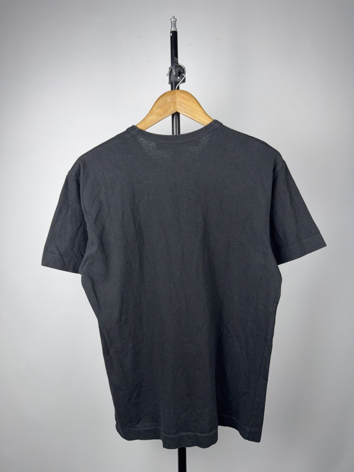 CDG by Comme des Garcons Comme des Garçons PLAY Gold Heart Black Tee Made in Japan Size US L / EU 52-54 / 3 - 11 Thumbnail