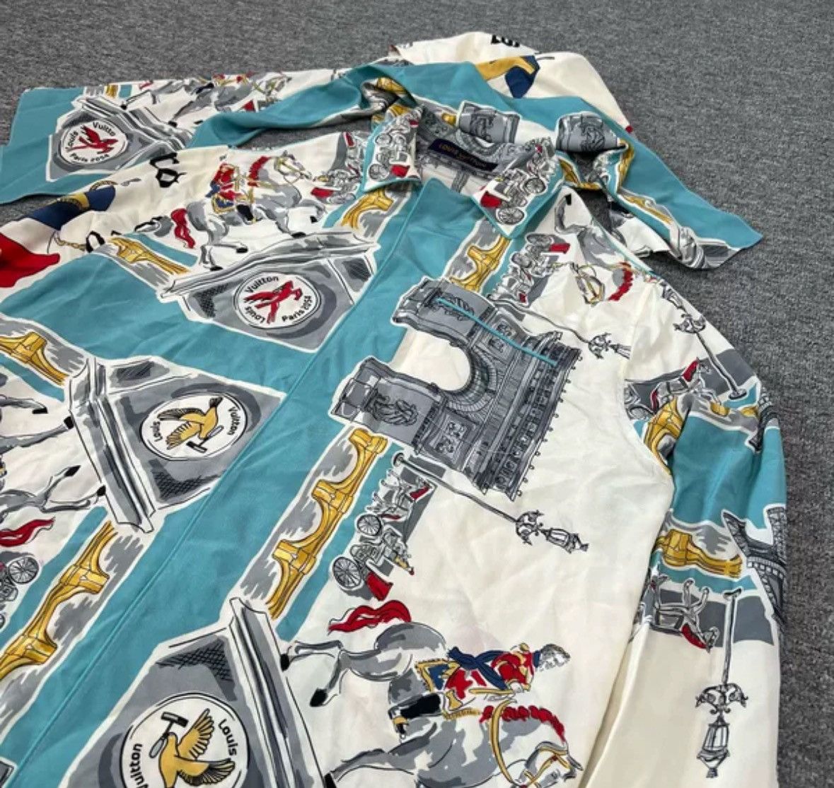 Louis Vuitton Louis Vuitton Lv fashion show silk shirt2412-Nextarrow Size US M / EU 48-50 / 2 - 4 Thumbnail