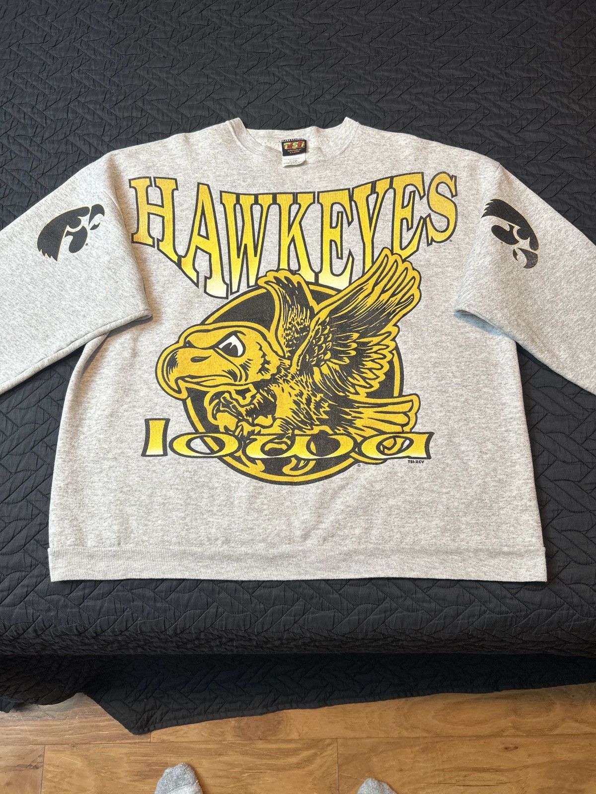 Vintage Tsi hawkeyes crewneck Size US XL / EU 56 / 4 - 1 Thumbnail