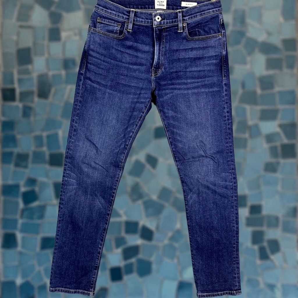 Flint And Tinder Flint and Tinder Jeans Mens 31x30 Slim Taper 5 Pocket Mid Rise Zip Fly Denim USA Jeans 31x30 Slim Tapered Men Stonewash Blue Denim USA Mens Jeans Size US 31 - 1 Thumbnail