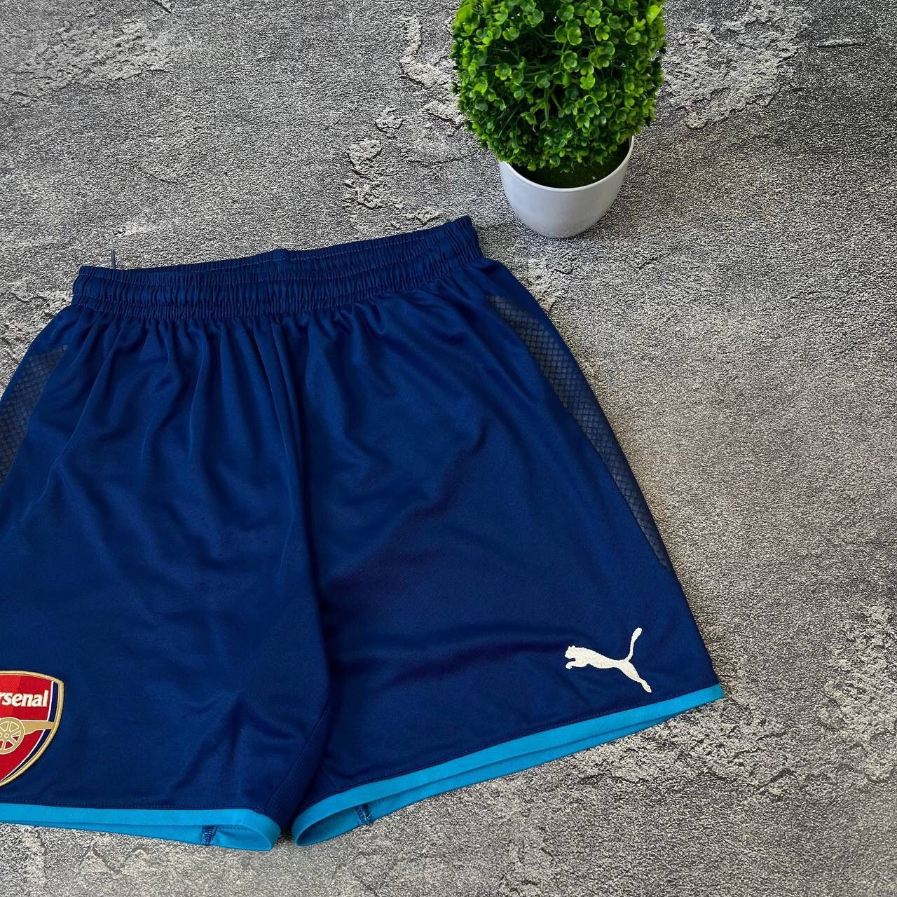 Puma MEN'S PUMA FC ARSENAL LONDON SHORTS PANTALONES Size US 33 - 9 Thumbnail