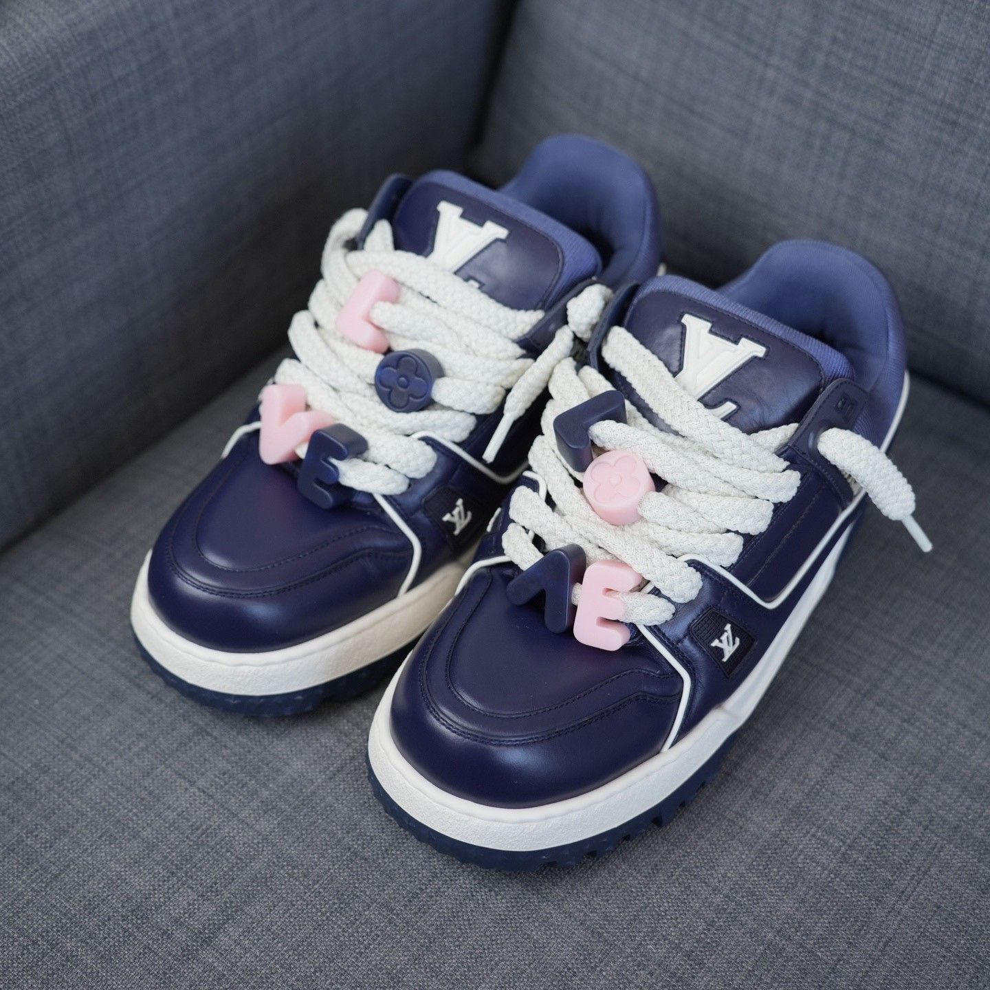 Louis Vuitton Louis Vuitton Training Blue Lowtop Sneakers 9 Men Size US 9 / EU 42 - 1 Thumbnail