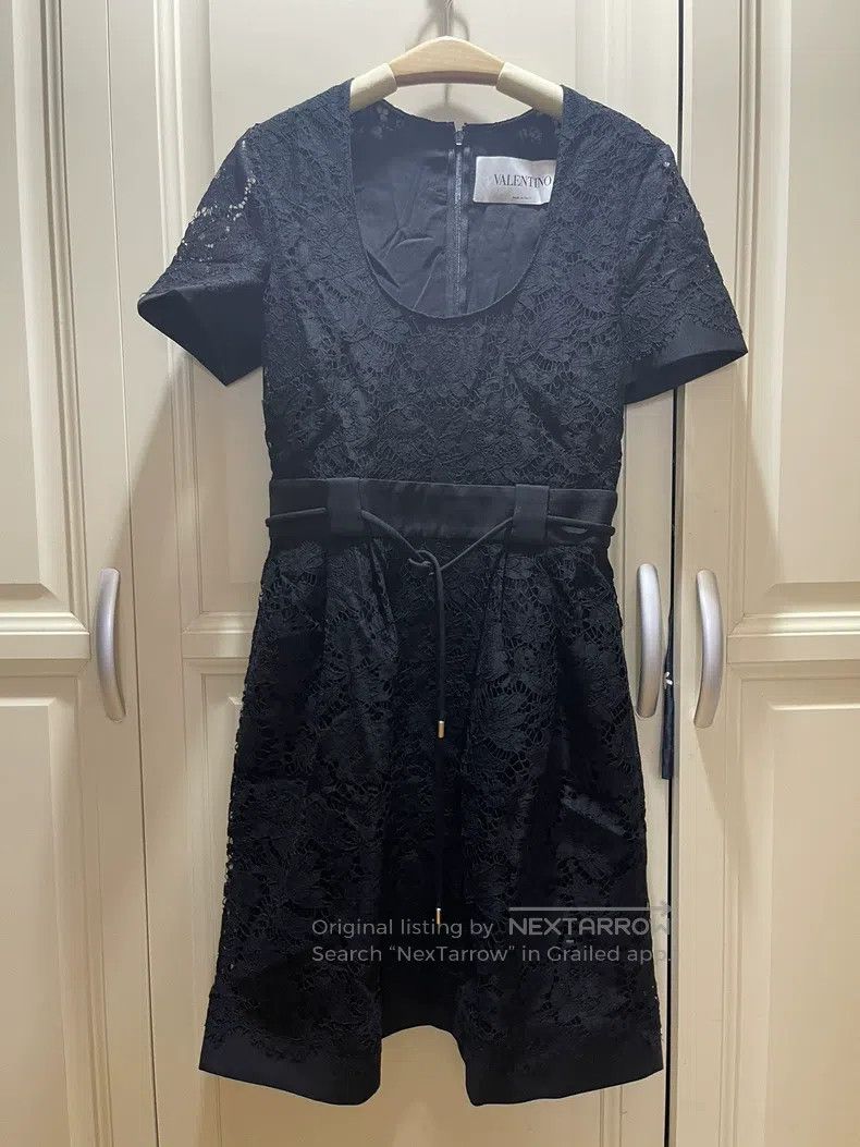 Valentino Valentino Black lace dress Size XL / US 12-14 / IT 48-50 - 1 Thumbnail
