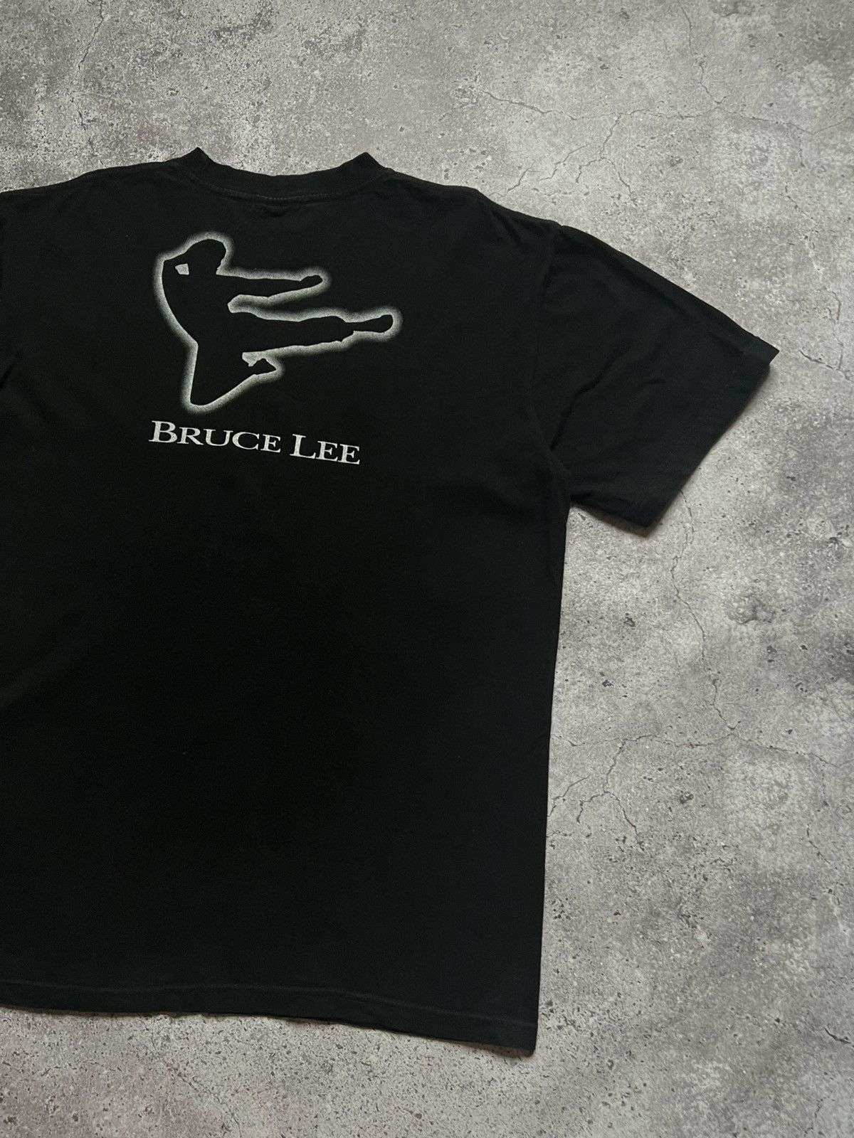 Vintage Vintage Bruce Lee Dragon Japanese T-shirt Y2K 90s Size US XL / EU 56 / 4 - 16 Thumbnail