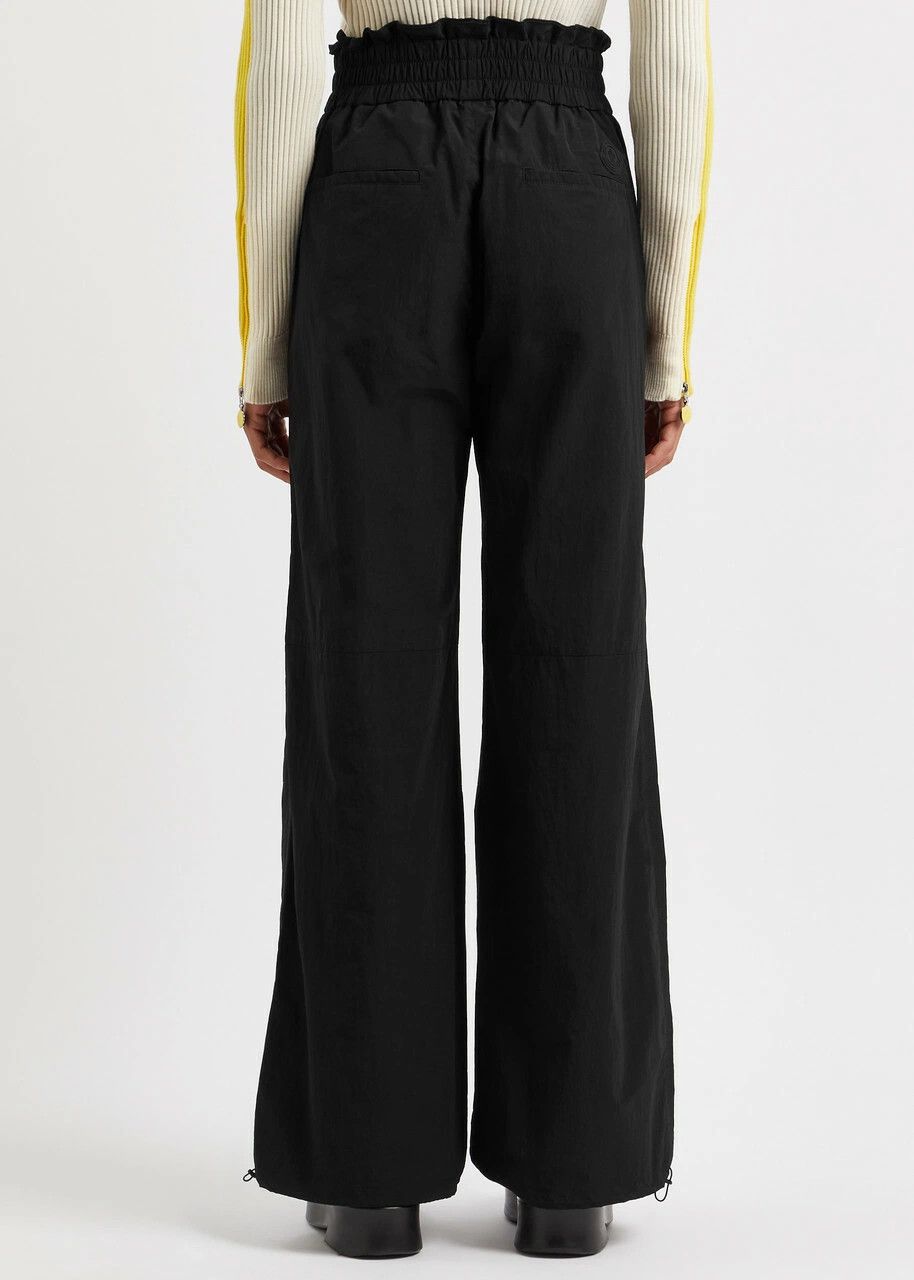 Moncler o1y1125 Sweatpant in Black Size 26" / US 2 / IT 38 - 3 Thumbnail