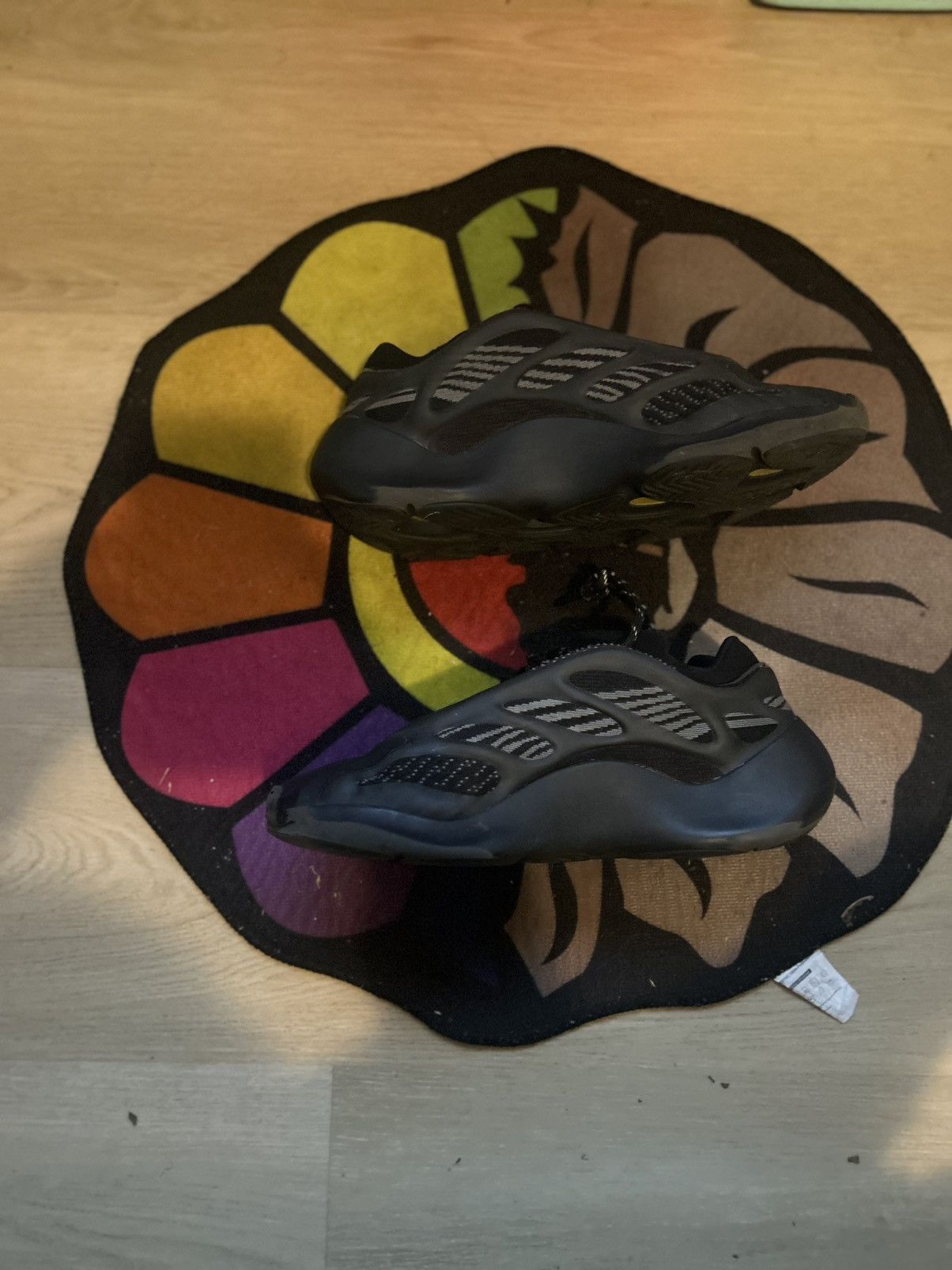 Adidas Yeezy 700 v3 dark glow Size US 11 / EU 44 - 2 Thumbnail