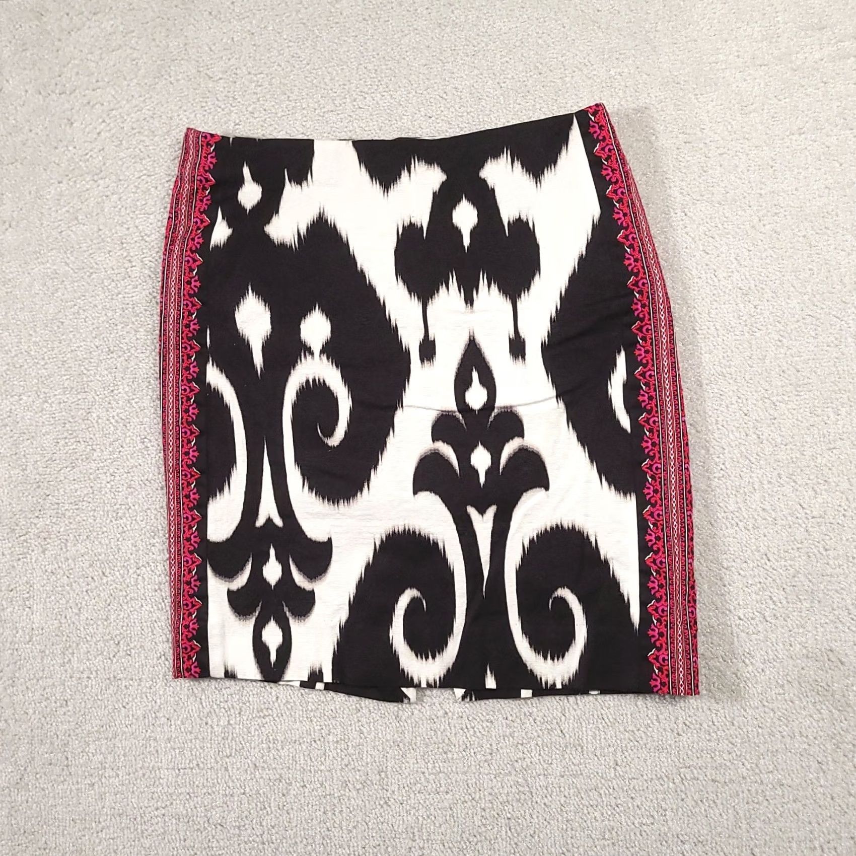 White House Black Market VINTAGE? (No) White House Black Market Women's Skirt Embroidered Size 2 Pencil A-Line Black Cotton Blend Zip Size 26" / US 2 / IT 38 - 2 Thumbnail