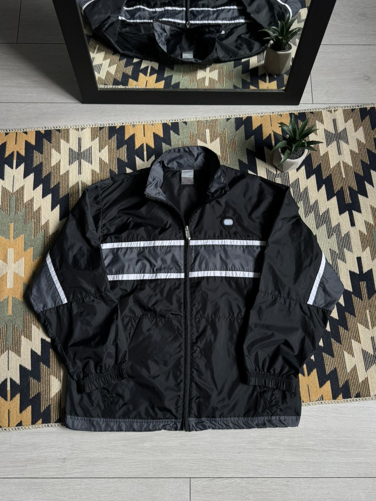 Nike Vintage 90’s Nike Nylon Logo Drill Y2K Jacket Size US S / EU 44-46 / 1 - 1 Thumbnail