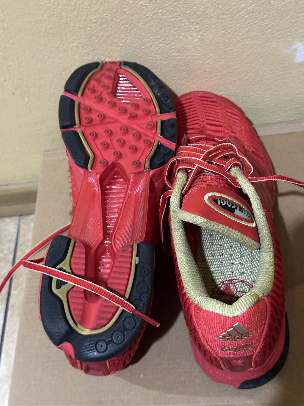 Adidas Adidas x coca cola 42 8 1/2 Size US 8.5 / EU 41-42 - 6 Thumbnail