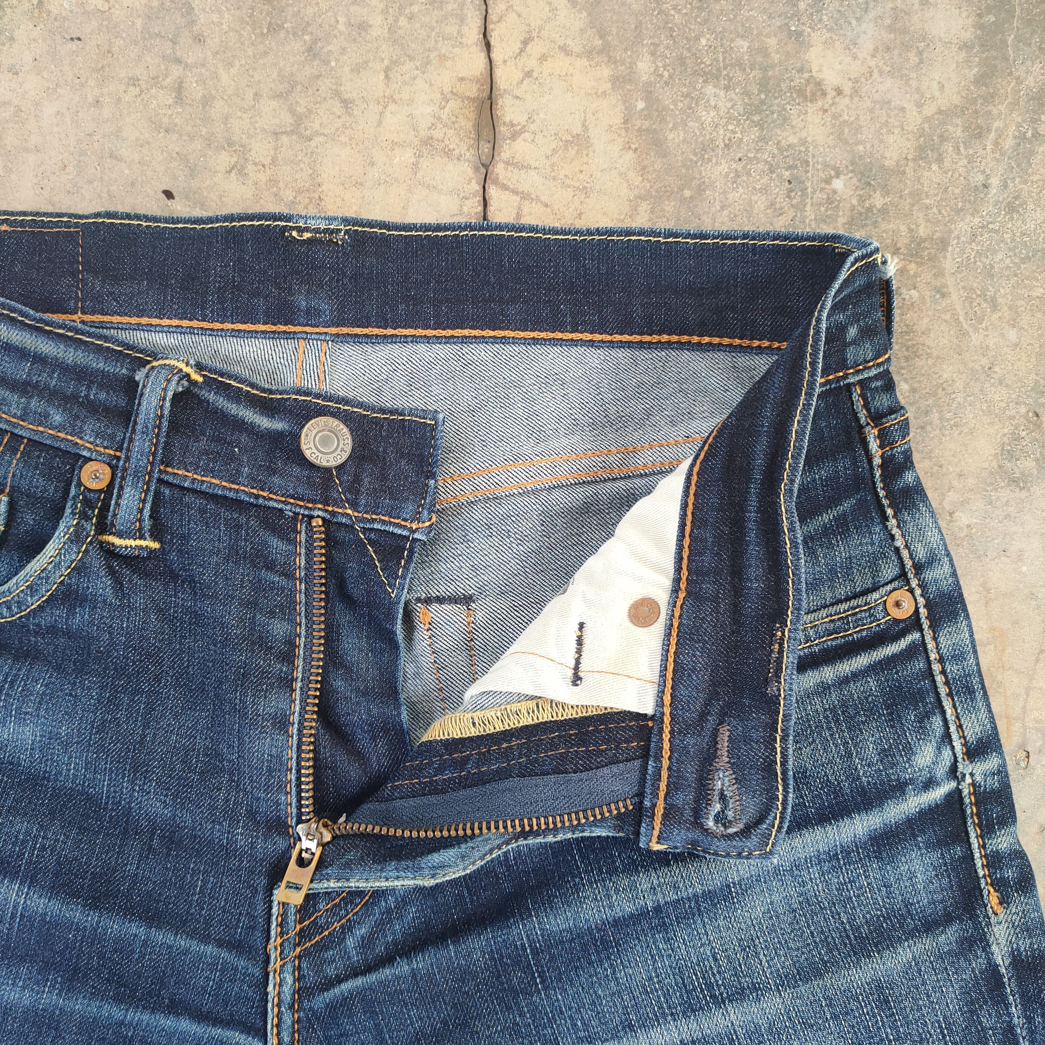 Levi's Vintage Clothing VINTAGE LEVI'S 511 SKINNY FADED DISTRESSED JEAN DENIM PANTS Size US 30 / EU 46 - 7 Thumbnail